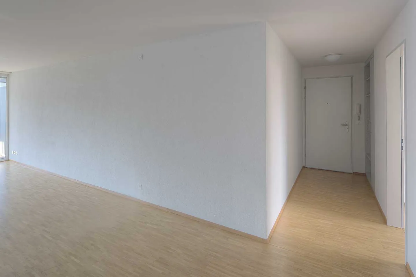 Stylish, spacious, perfect for you? - Photo 7 of 9