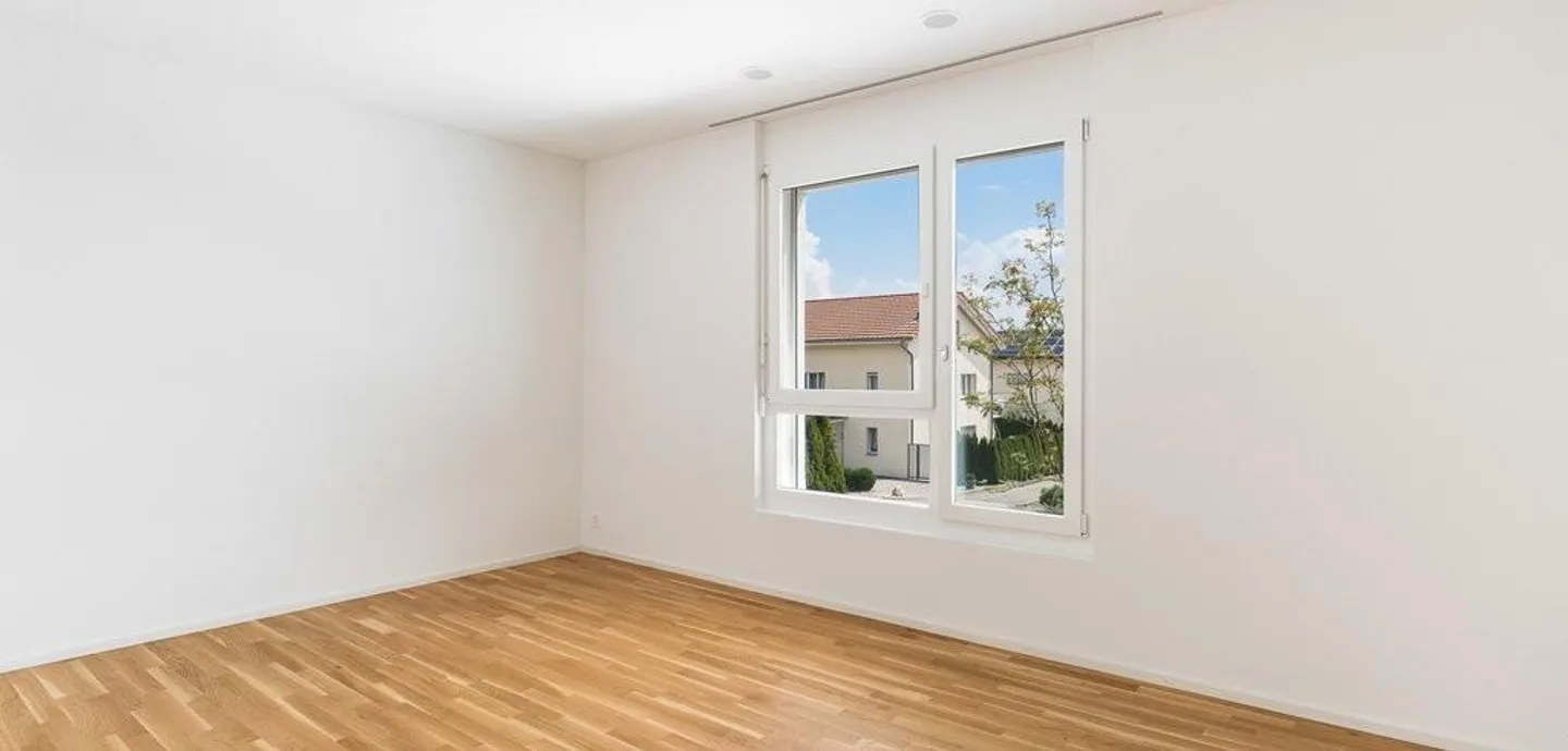 Moderne 3.5-Zimmer-Wohnung mit Balkon und Waschturm - Foto 7 von 11