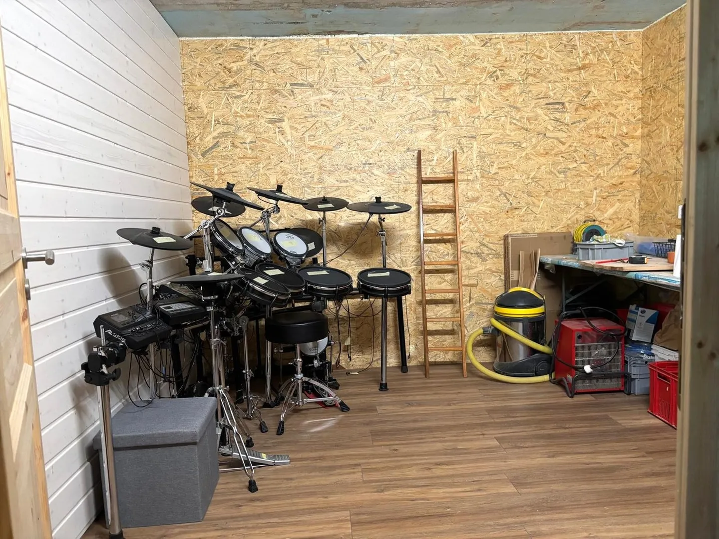 Grande casa familiare con 8,5 stanze a Lajoux, possibilità di affittare camere per gli ospiti - Foto 62 di 63