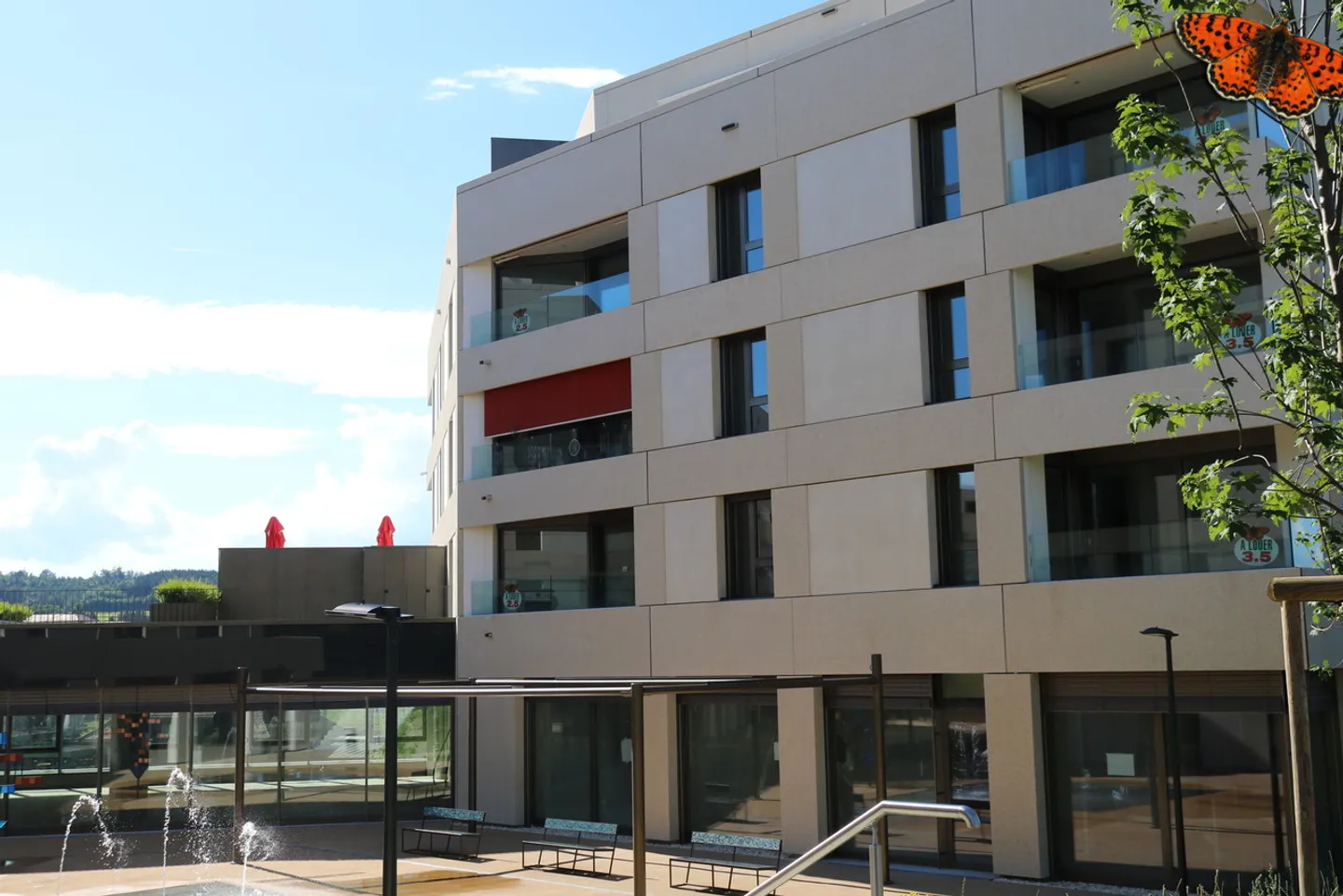 Dépôt - Photo 2 sur 3