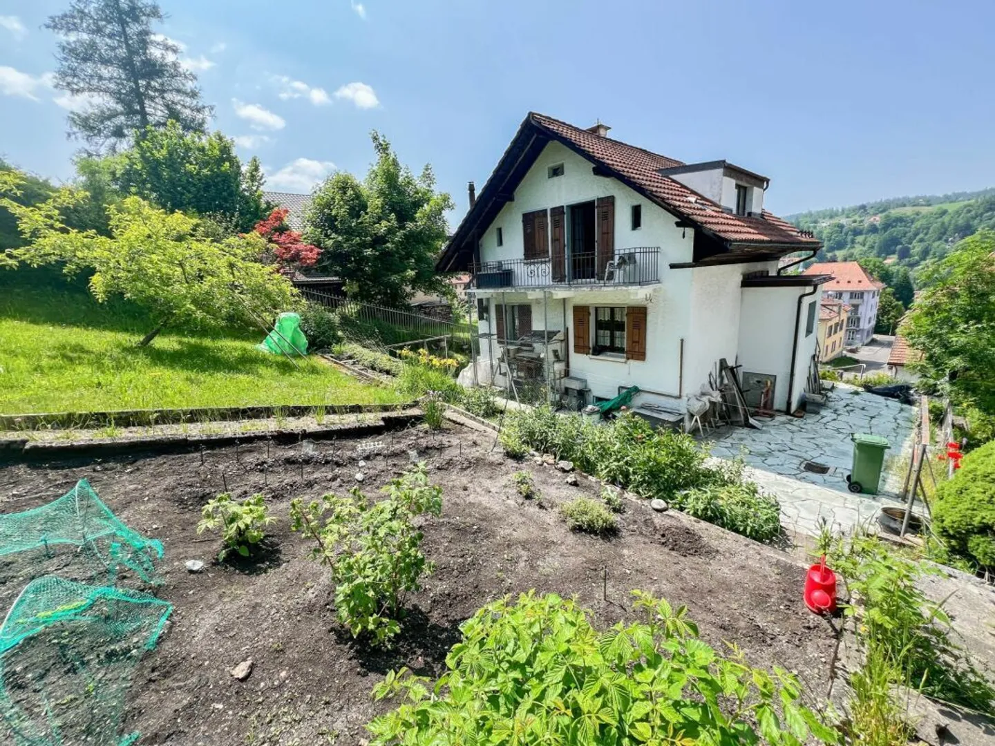 Charming Detached Villa to Renovate - Photo 3 of 12