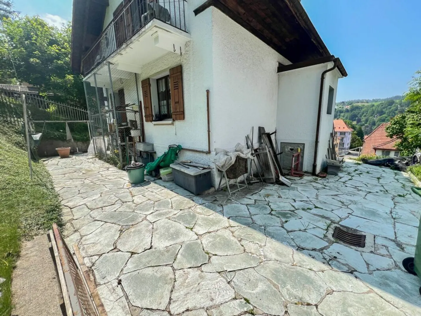 Charming Detached Villa to Renovate - Photo 4 of 12