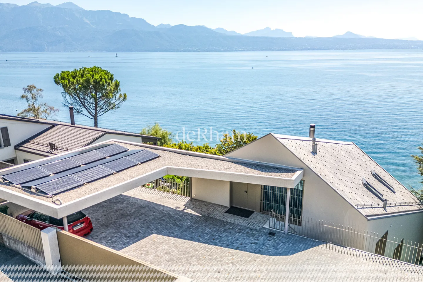 Moderne Villa mit privatem Strand - Foto 2 von 9