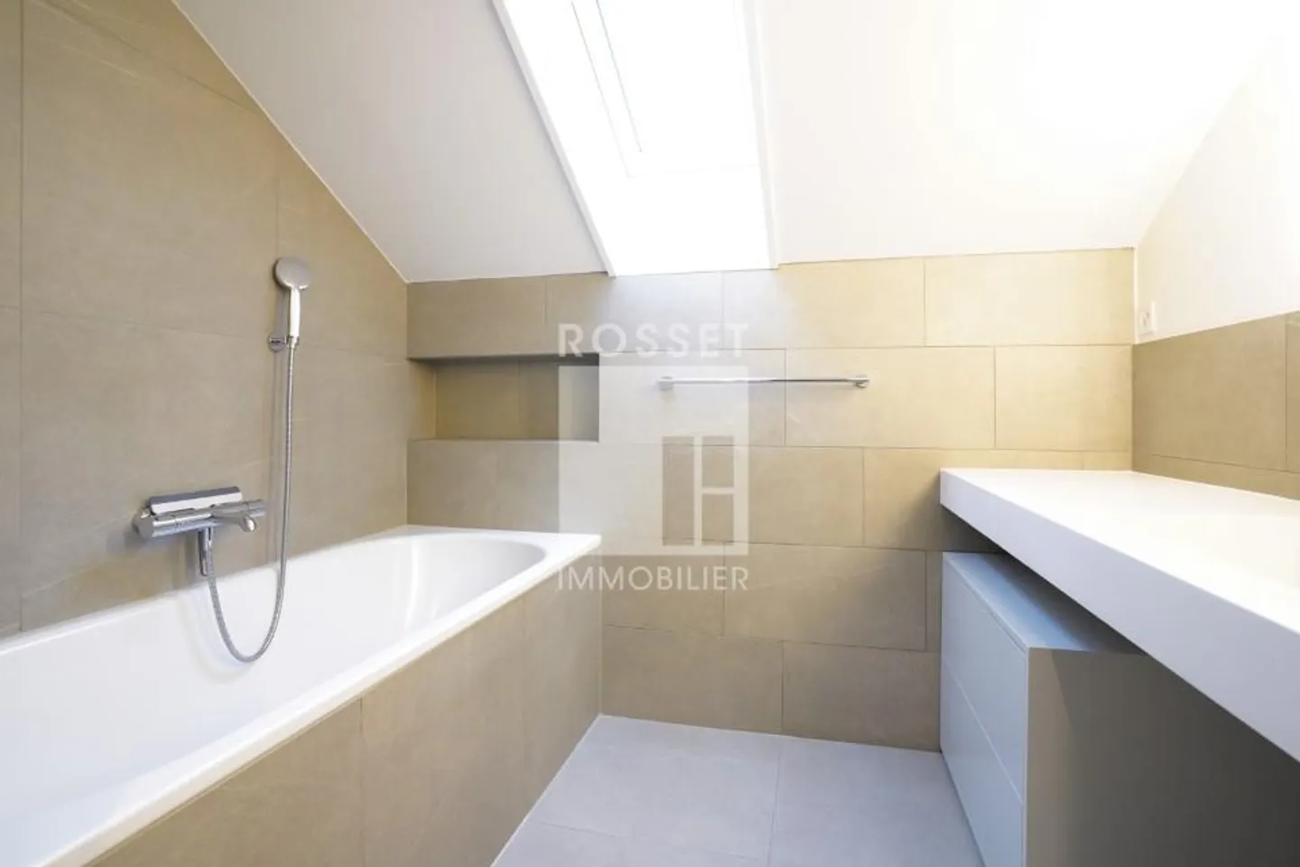 Bellissimo appartamento duplex di 5 stanze al 3° piano - Foto 6 di 9