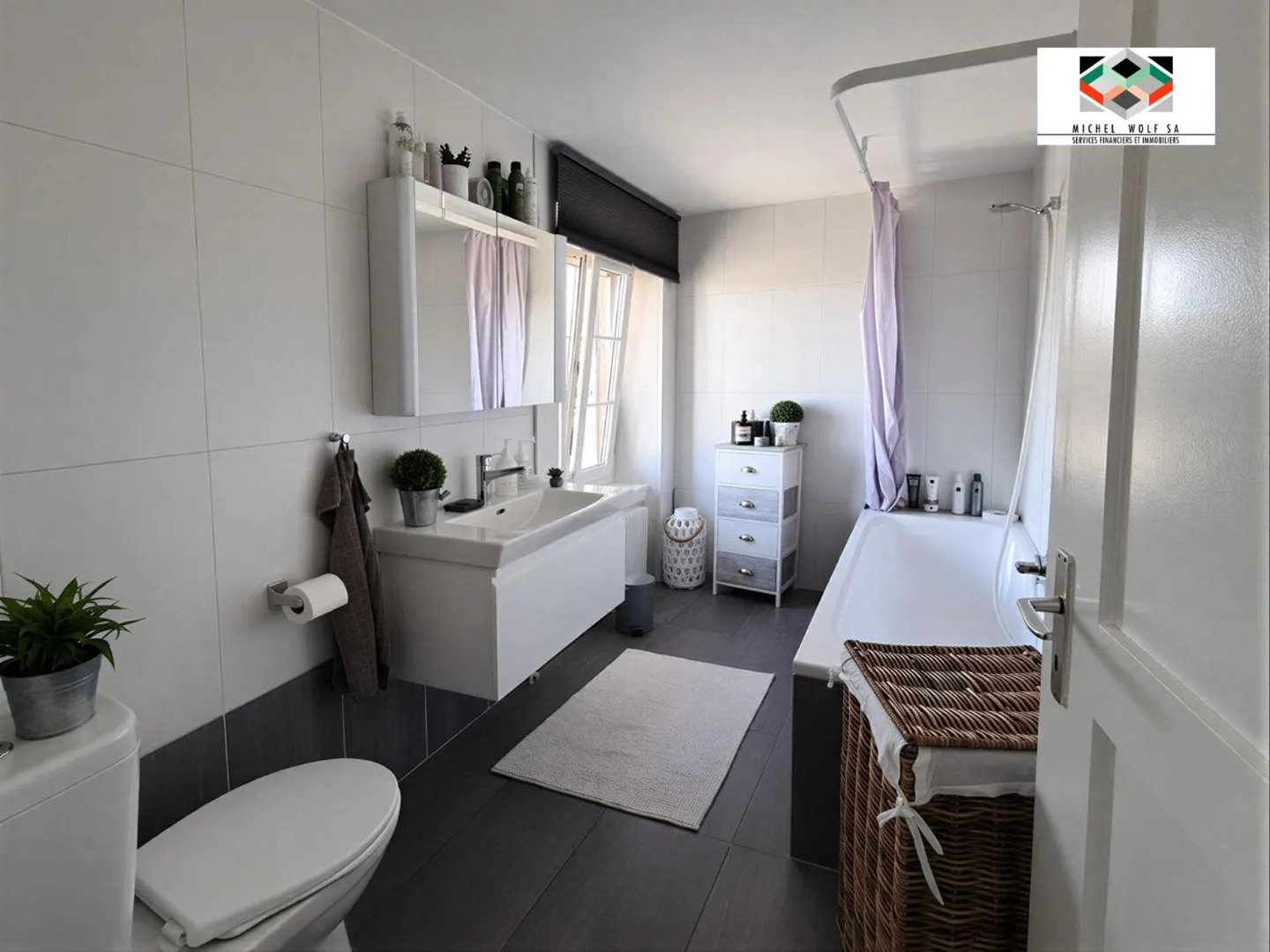 Wunderschöner Duplex mit 4,5 Zimmern in Thielle-Wavre - Foto 9 von 10