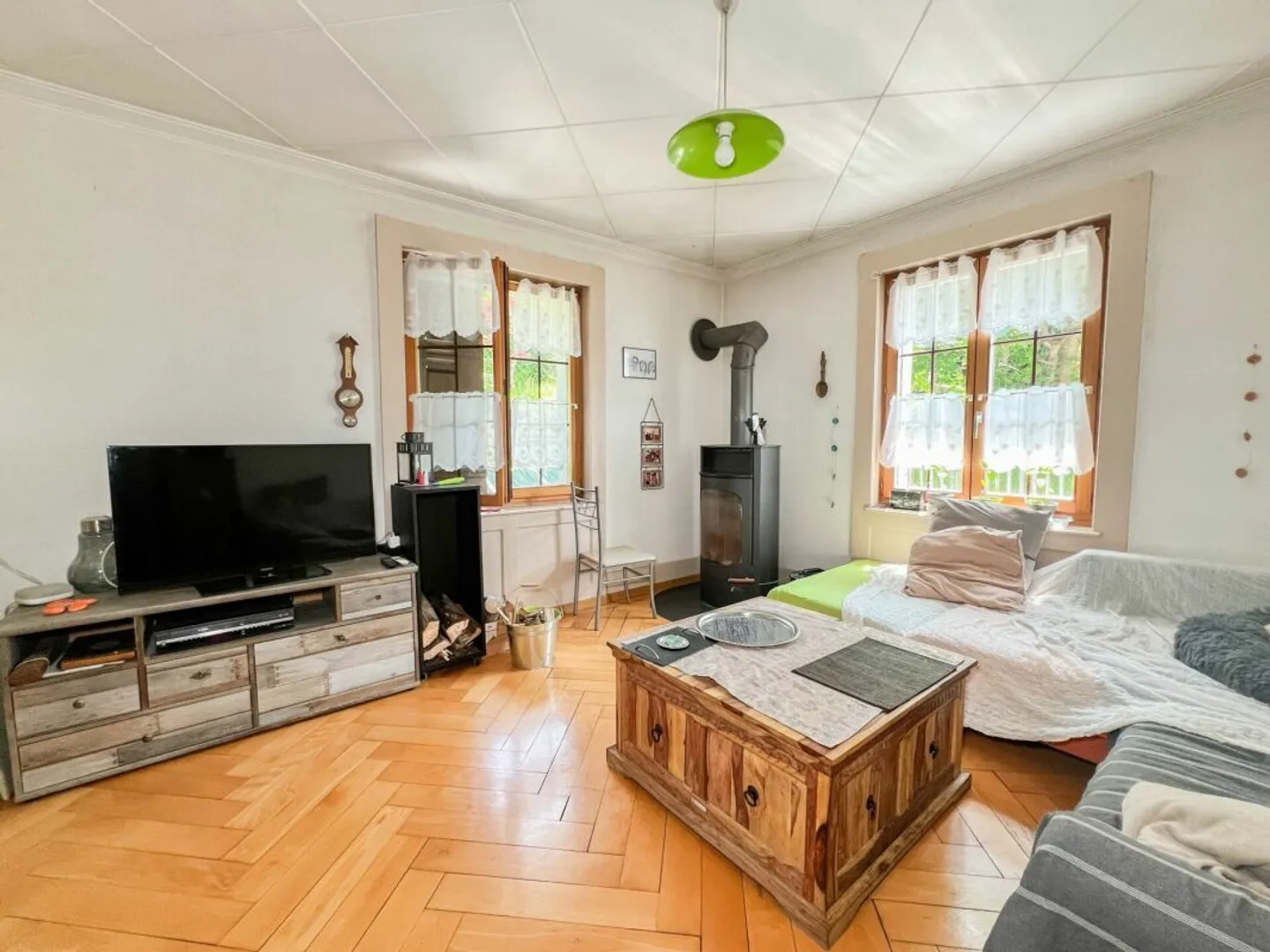 Charming Detached Villa to Renovate - Photo 7 of 12