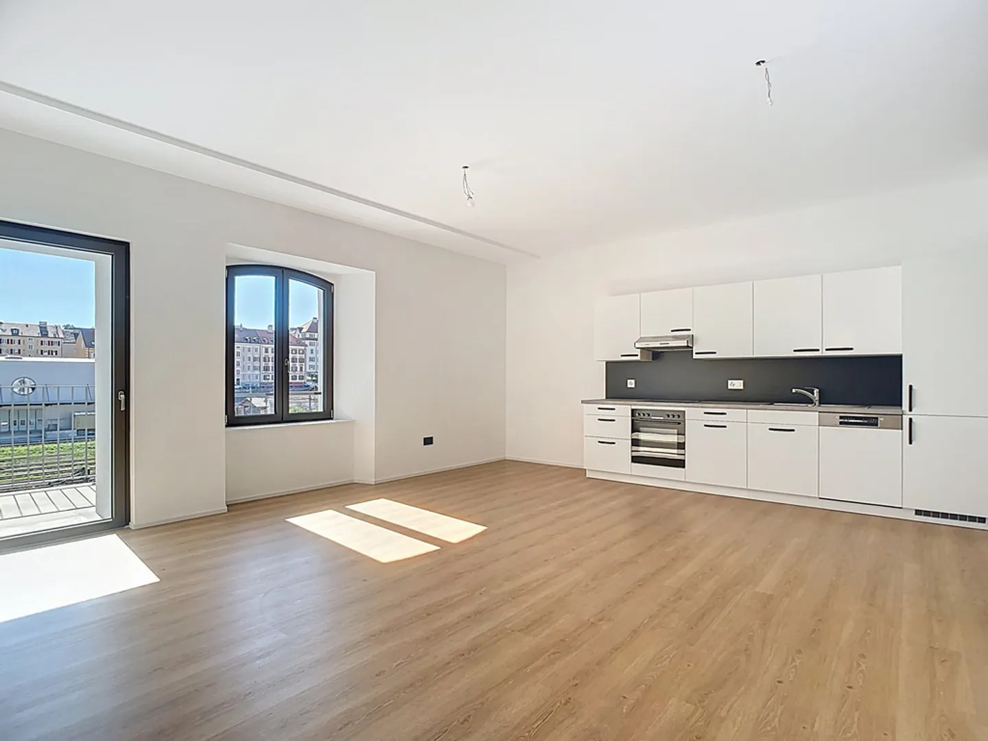 Wohnung mit Rahmen 3.5 Zimmer mit Balkon - Foto 1 von 12
