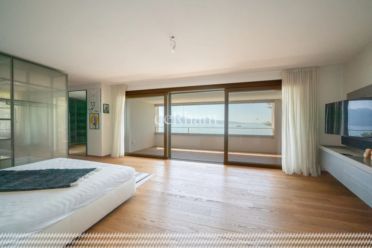 Moderne Villa mit privatem Strand - Foto 7 von 9