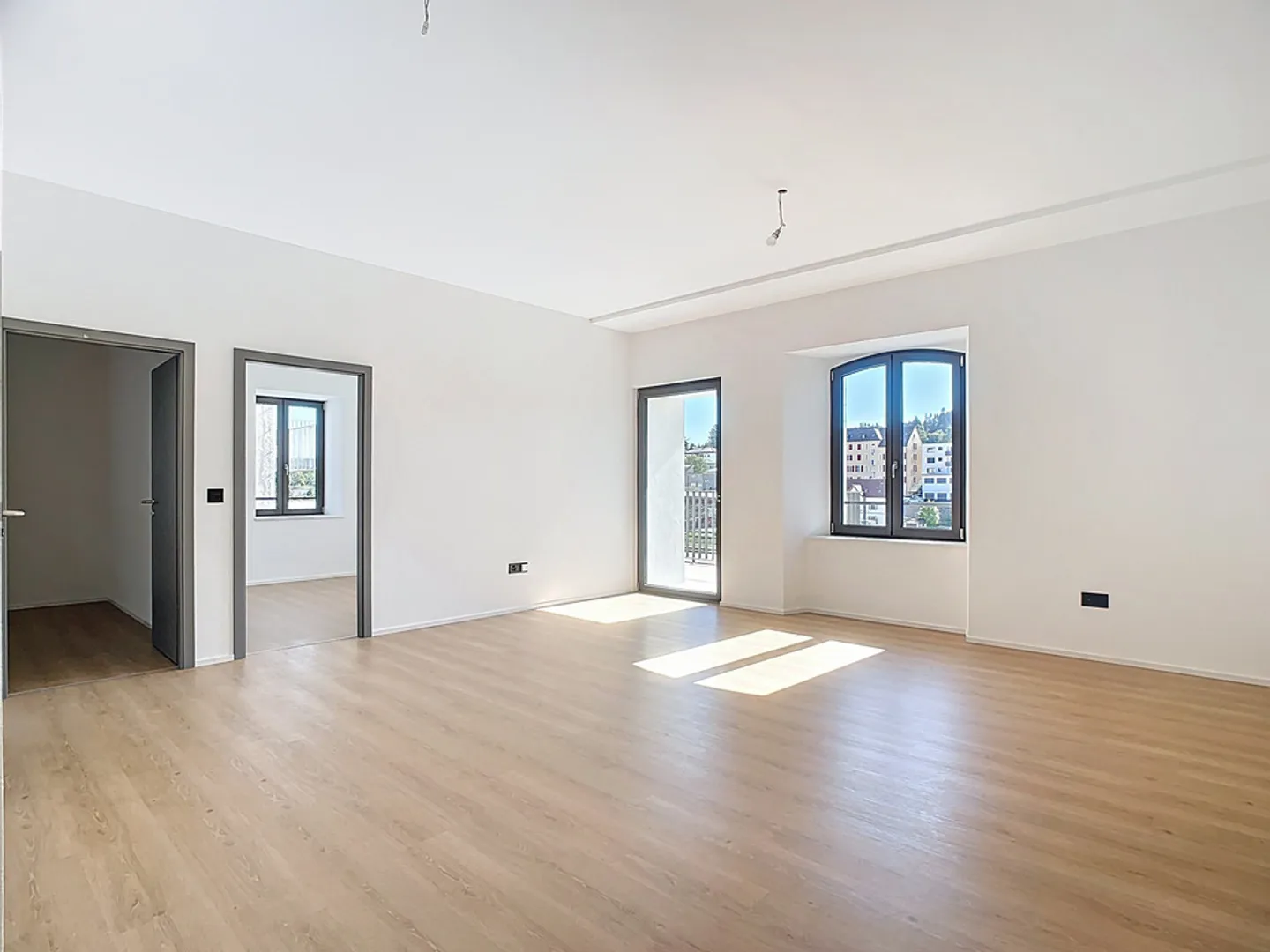 Wohnung mit Rahmen 3.5 Zimmer mit Balkon - Foto 5 von 12