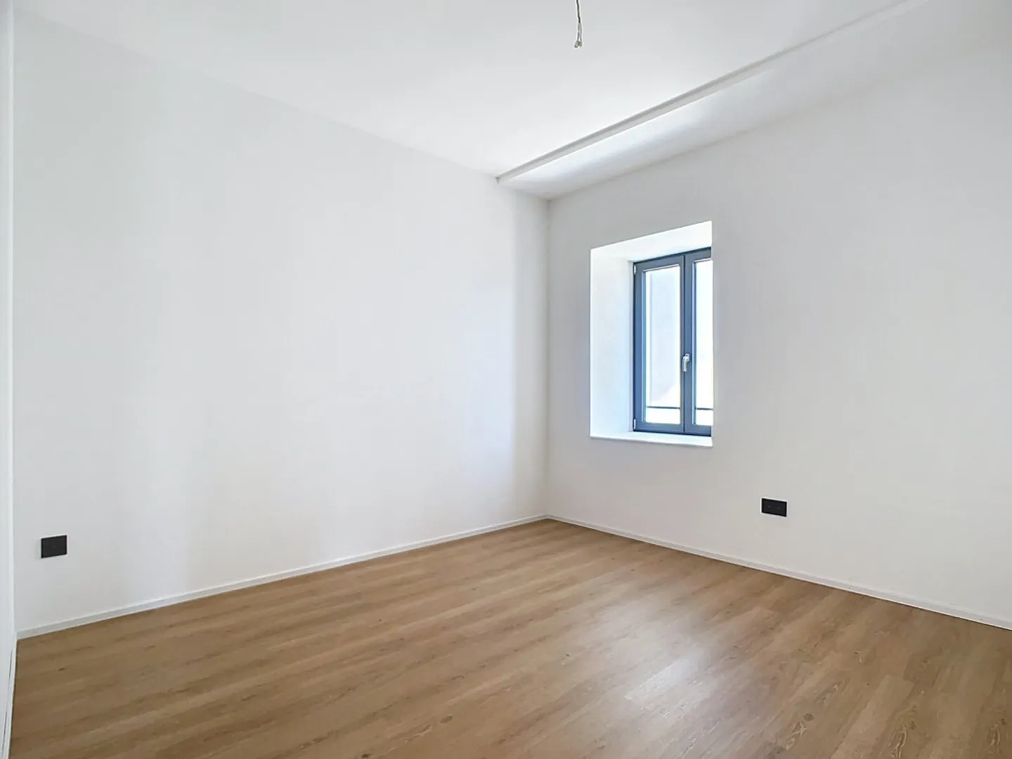 Wohnung mit Rahmen 3.5 Zimmer mit Balkon - Foto 6 von 12
