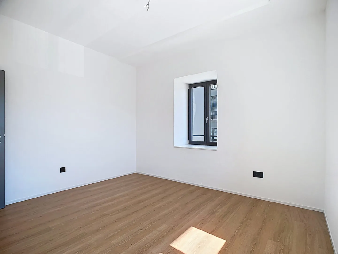 Wohnung mit Rahmen 3.5 Zimmer mit Balkon - Foto 9 von 12