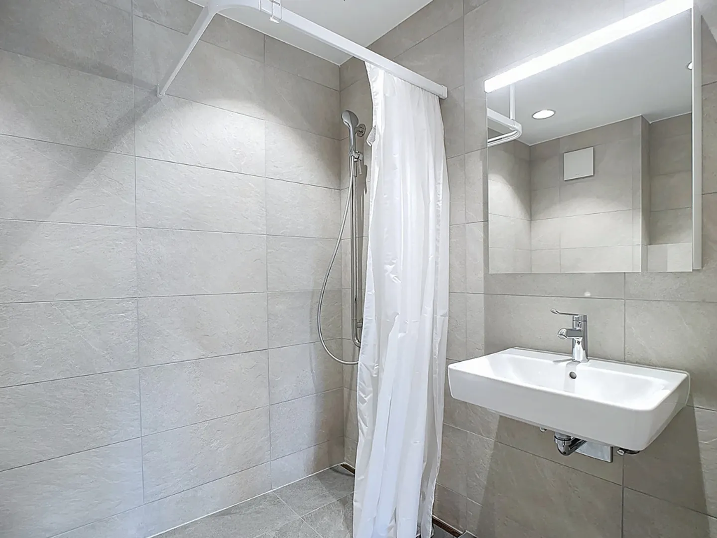 Wohnung mit Rahmen 3.5 Zimmer mit Balkon - Foto 11 von 12