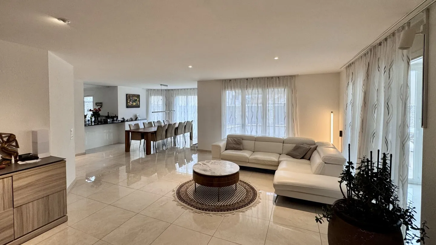 Maison individuelle spacieuse de 7,5 pièces dans un emplacement privilégié - Photo 6 sur 15