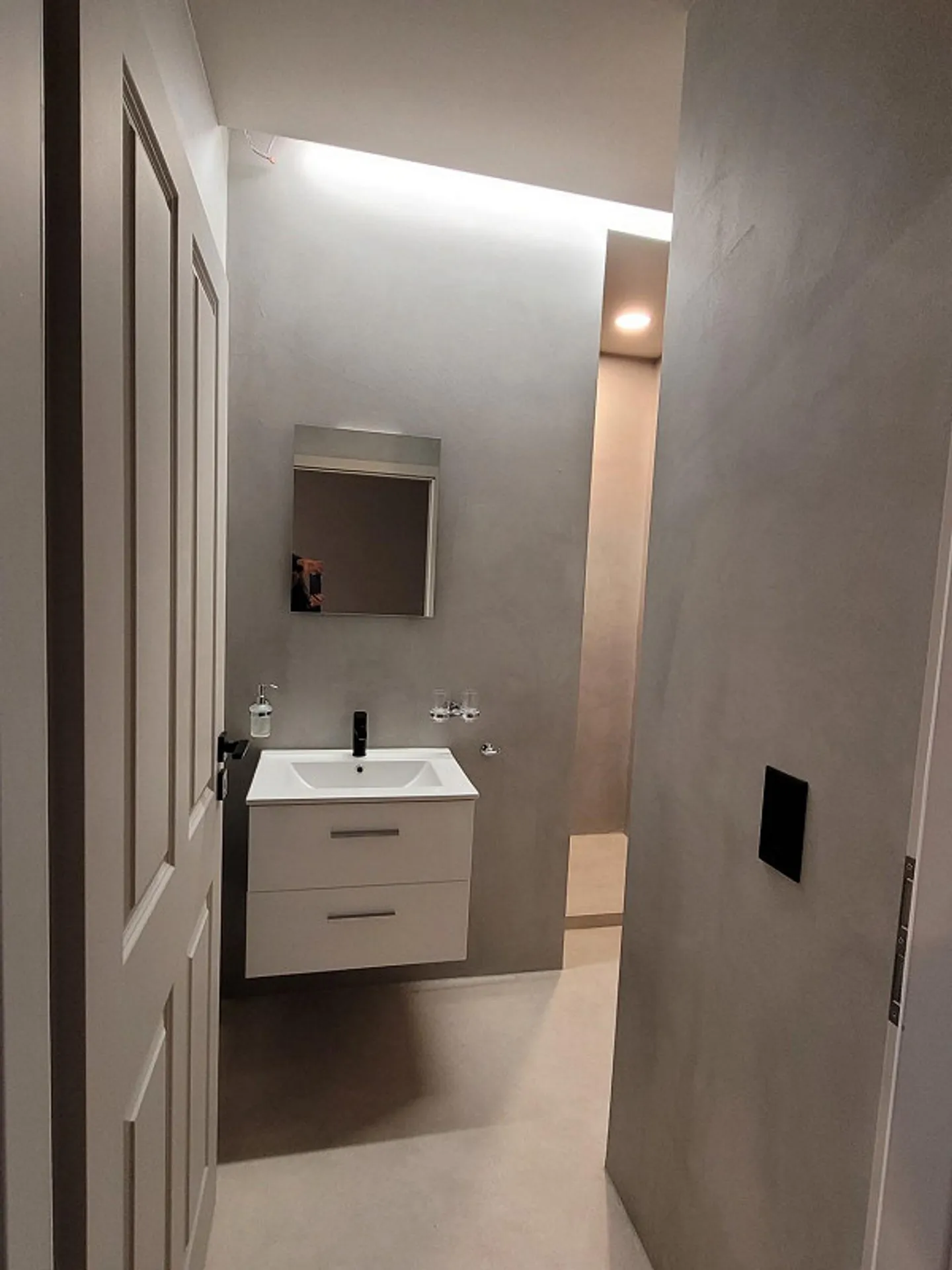 For those who love the special.. beautiful 2.5 room apartment at Bärenplatz - Photo 8 of 10