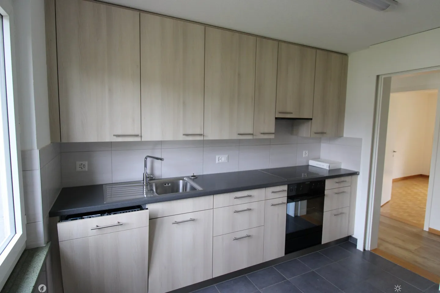 Charmante 3.5-Zimmer-Wohnung mit Balkon in Biel/Bienne - Foto 2 von 14