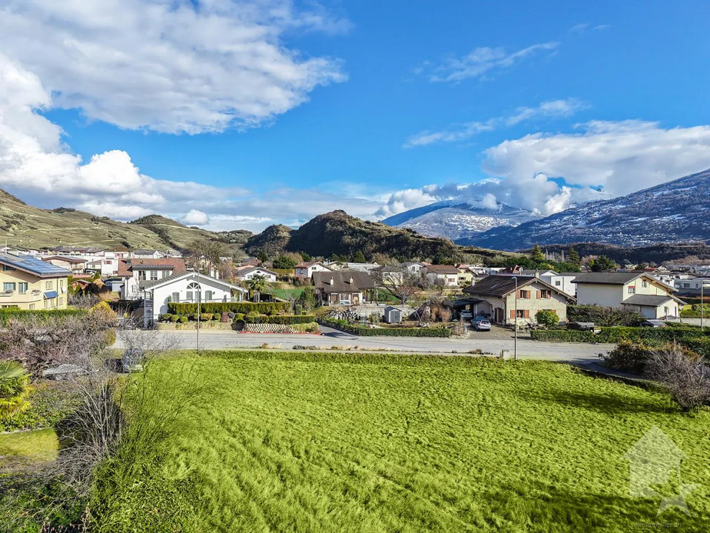 Appartement spacieux avec jardin - Photo 5 sur 10