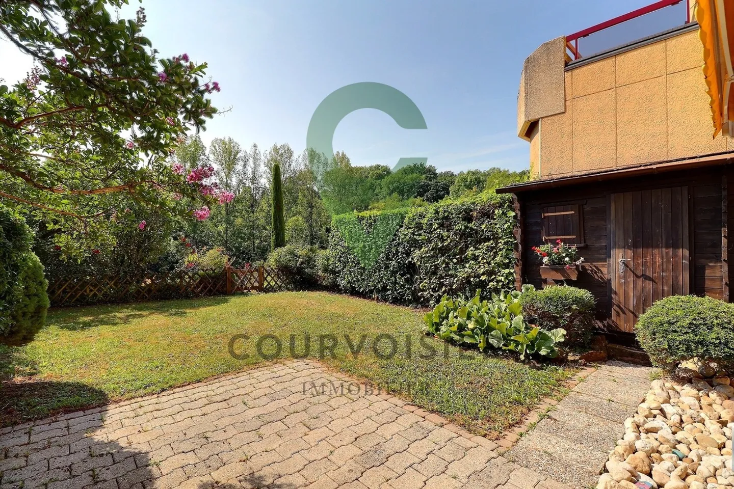 Duplex con 4,5 stanze e giardino - ambiente idilliaco e vicino a tutto - Foto 9 di 10