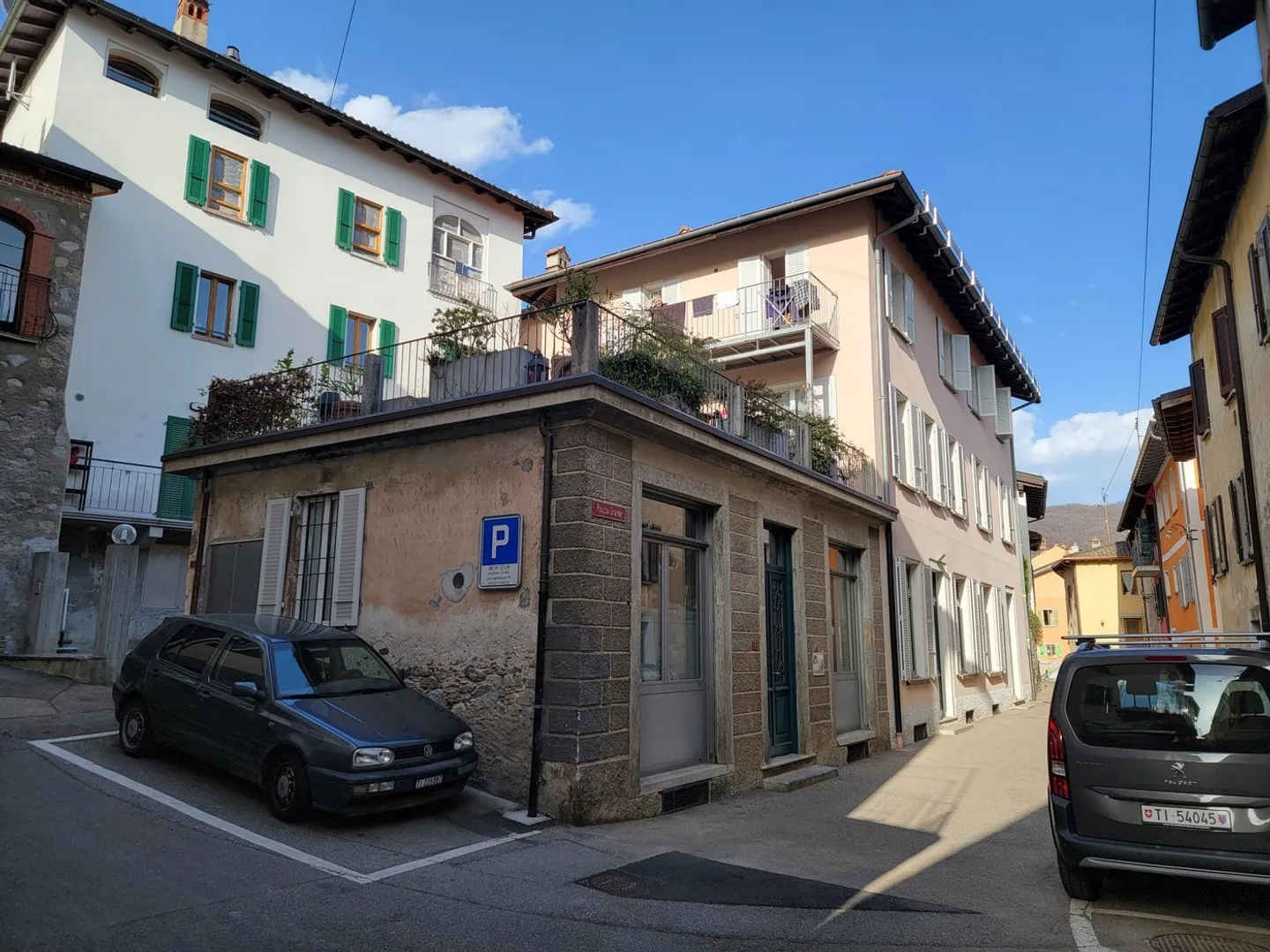 Il poliedrico 'Salone Piazza Grande' a Curio: Uno spazio pieno di possibilità - Foto 4 di 31