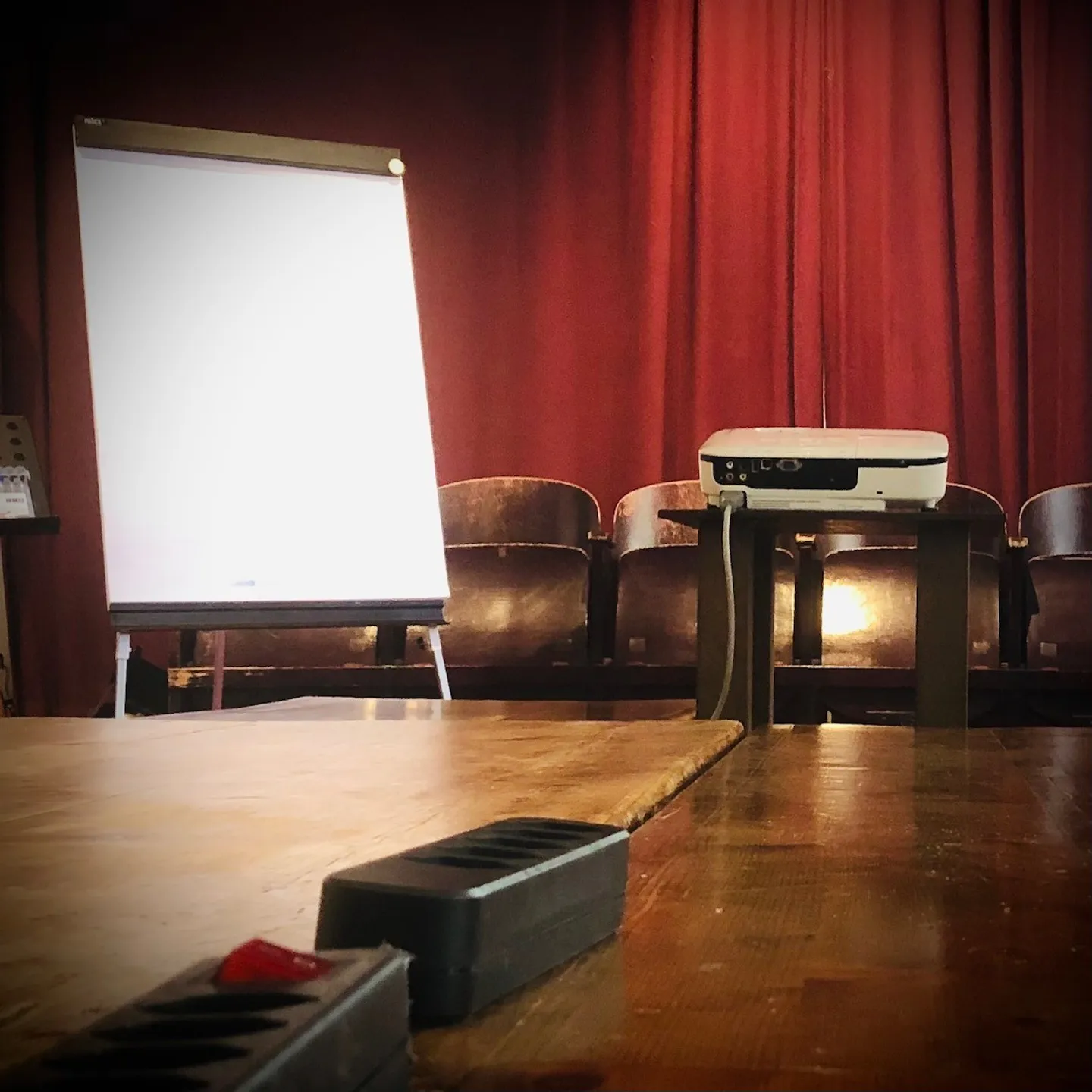 Il poliedrico 'Salone Piazza Grande' a Curio: Uno spazio pieno di possibilità - Foto 5 di 31