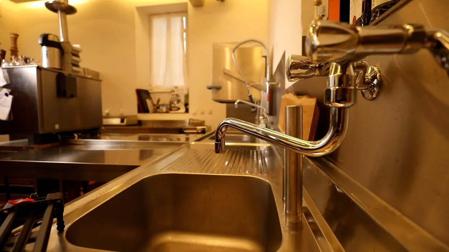 Il poliedrico 'Salone Piazza Grande' a Curio: Uno spazio pieno di possibilità - Foto 7 di 31