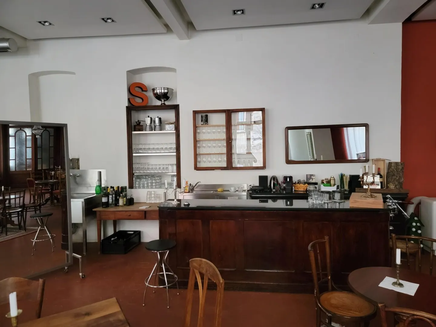 Il poliedrico 'Salone Piazza Grande' a Curio: Uno spazio pieno di possibilità - Foto 20 di 31