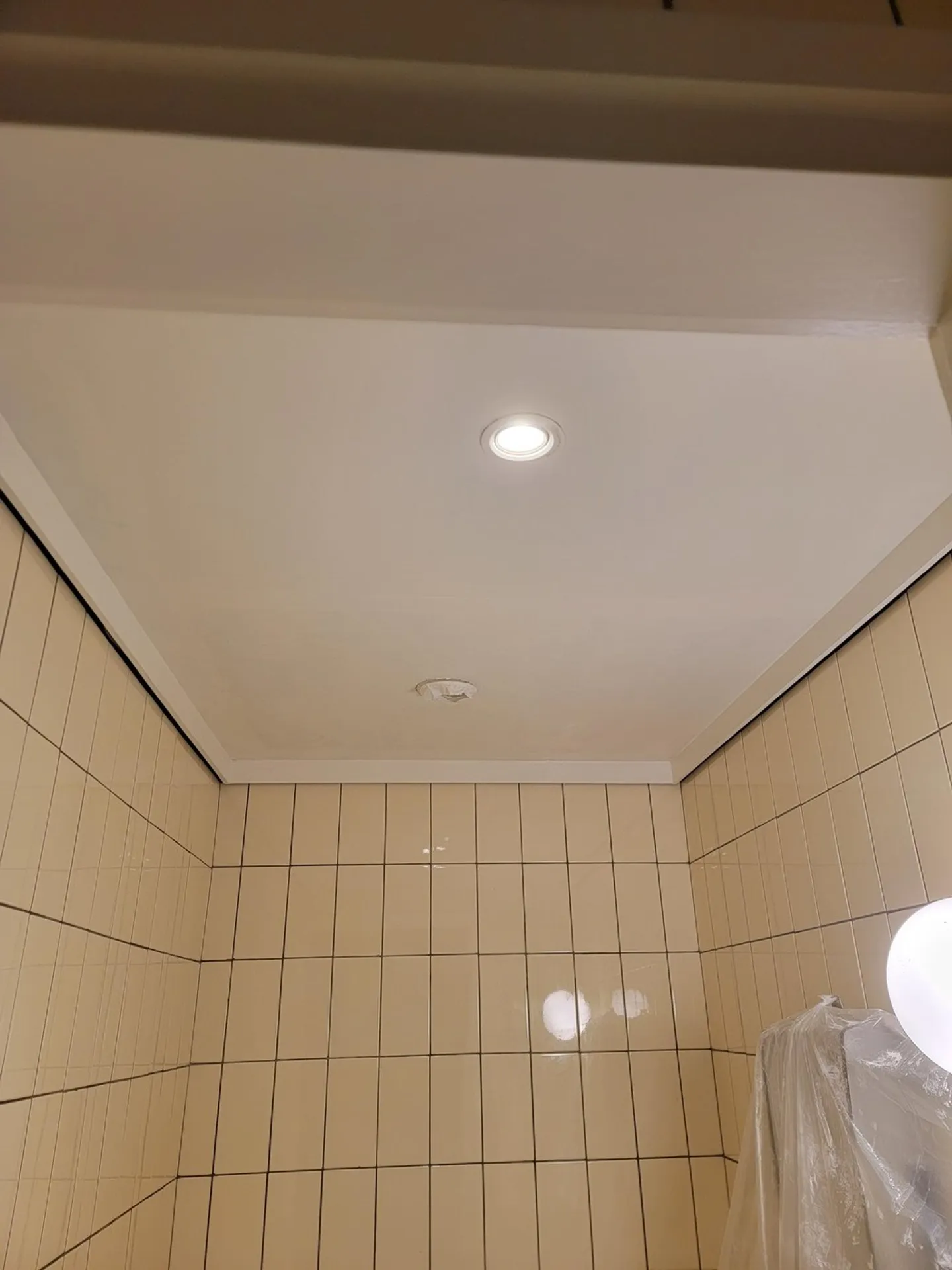 Il poliedrico 'Salone Piazza Grande' a Curio: Uno spazio pieno di possibilità - Foto 22 di 31