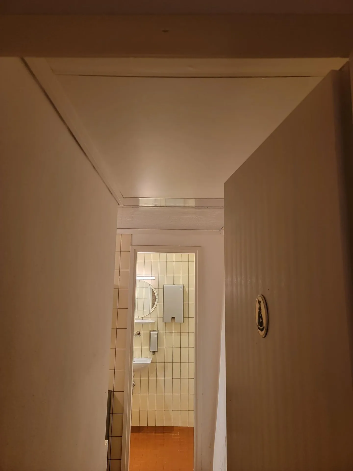 Il poliedrico 'Salone Piazza Grande' a Curio: Uno spazio pieno di possibilità - Foto 23 di 31