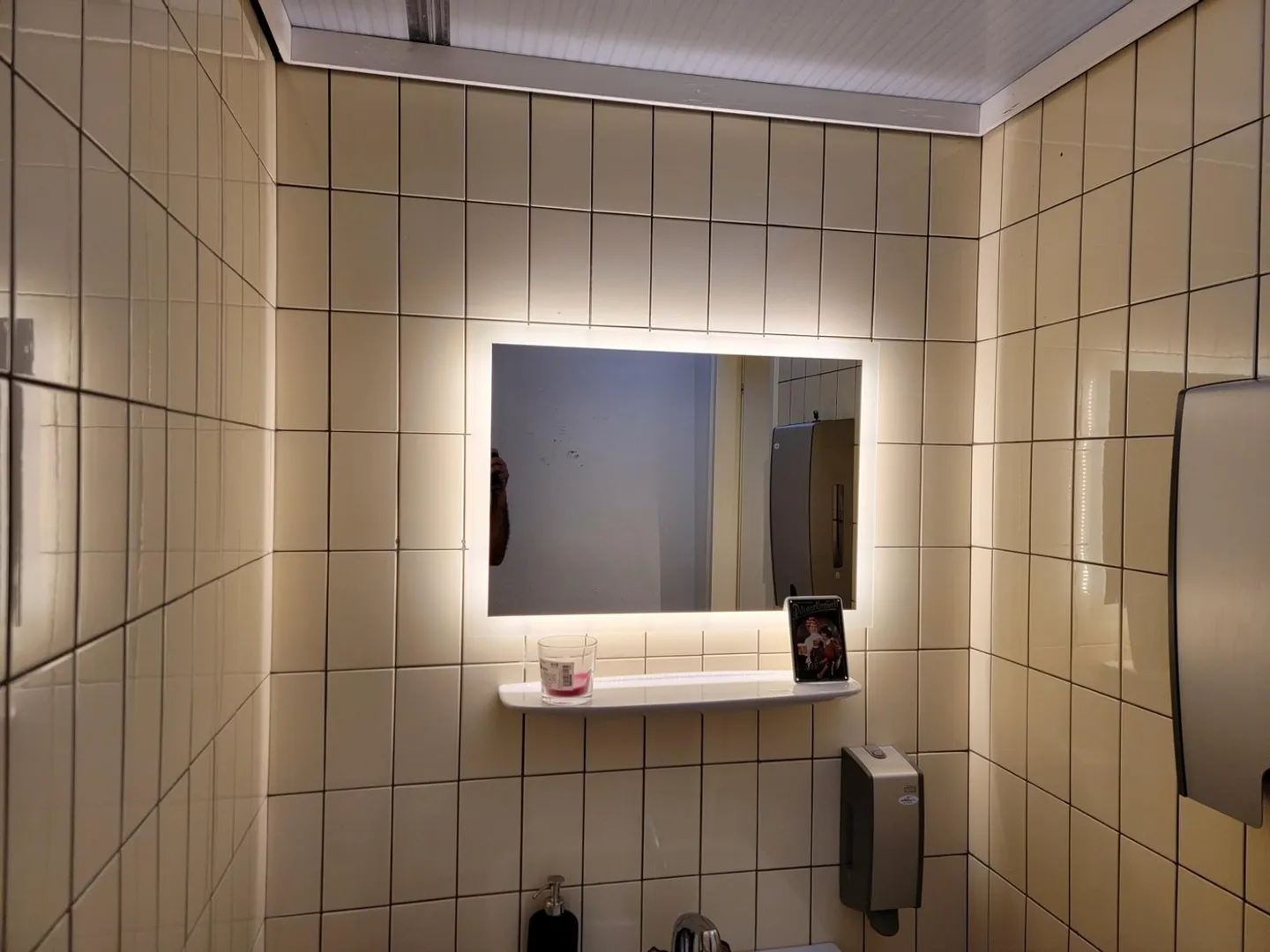 Il poliedrico 'Salone Piazza Grande' a Curio: Uno spazio pieno di possibilità - Foto 24 di 31