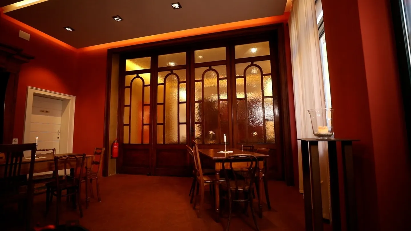 Il poliedrico 'Salone Piazza Grande' a Curio: Uno spazio pieno di possibilità - Foto 8 di 31