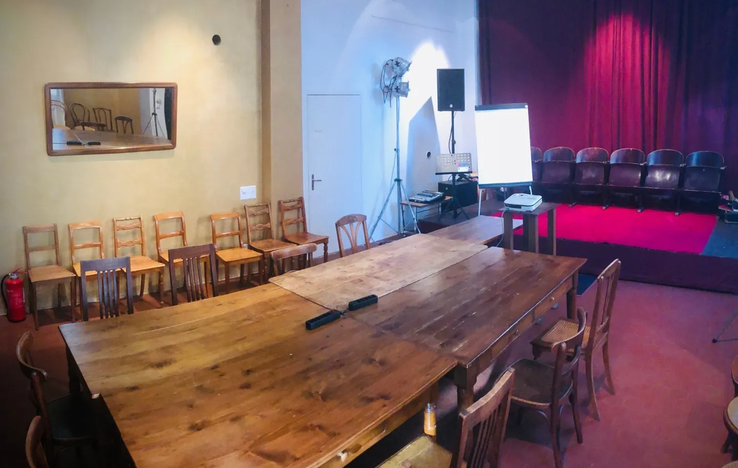 Il poliedrico 'Salone Piazza Grande' a Curio: Uno spazio pieno di possibilità - Foto 10 di 31