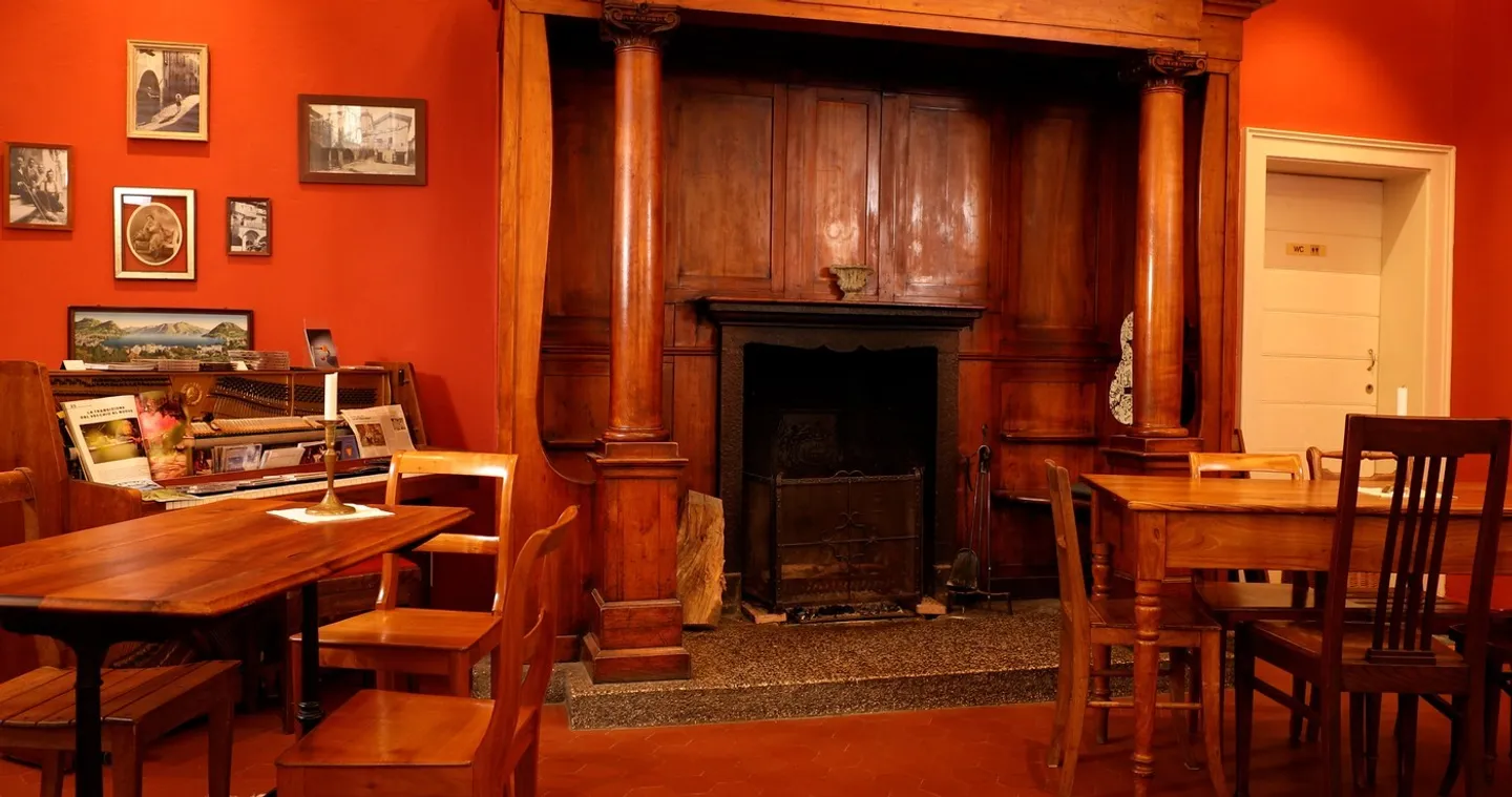 Il poliedrico 'Salone Piazza Grande' a Curio: Uno spazio pieno di possibilità - Foto 11 di 31