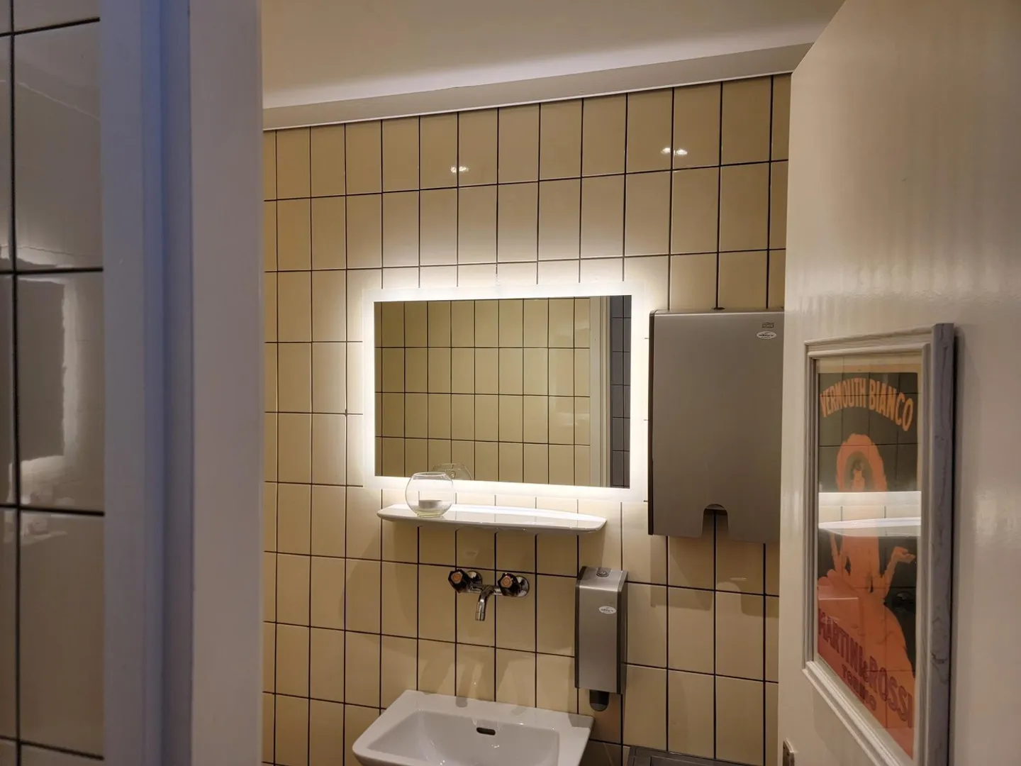 Il poliedrico 'Salone Piazza Grande' a Curio: Uno spazio pieno di possibilità - Foto 25 di 31