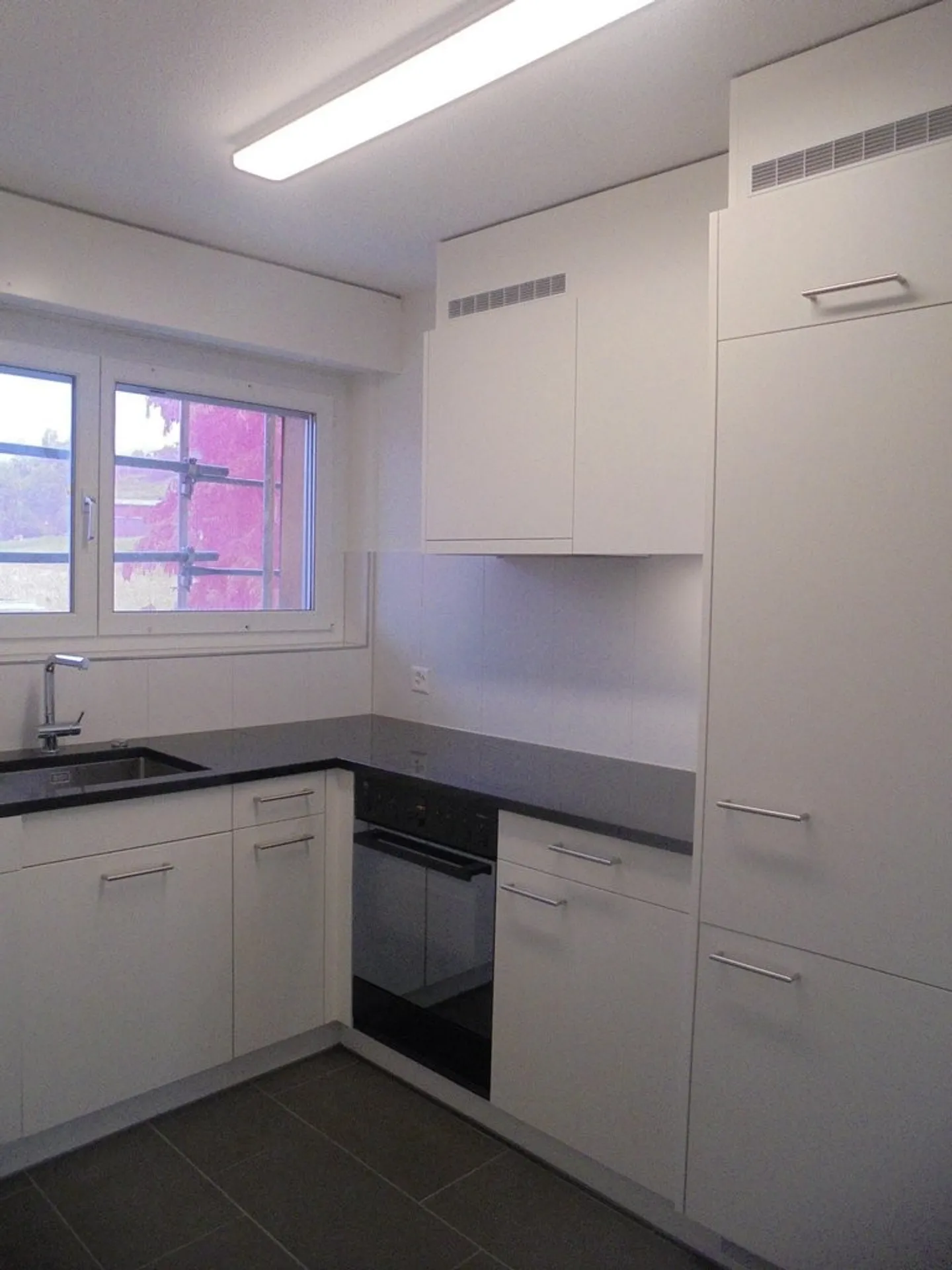 Helle und moderne 4.5 Zimmer-Wohnung zu vermieten - Foto 2 von 7
