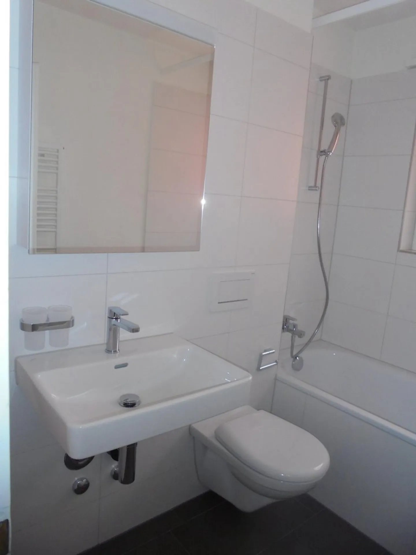 Helle und moderne 4.5 Zimmer-Wohnung zu vermieten - Foto 3 von 7