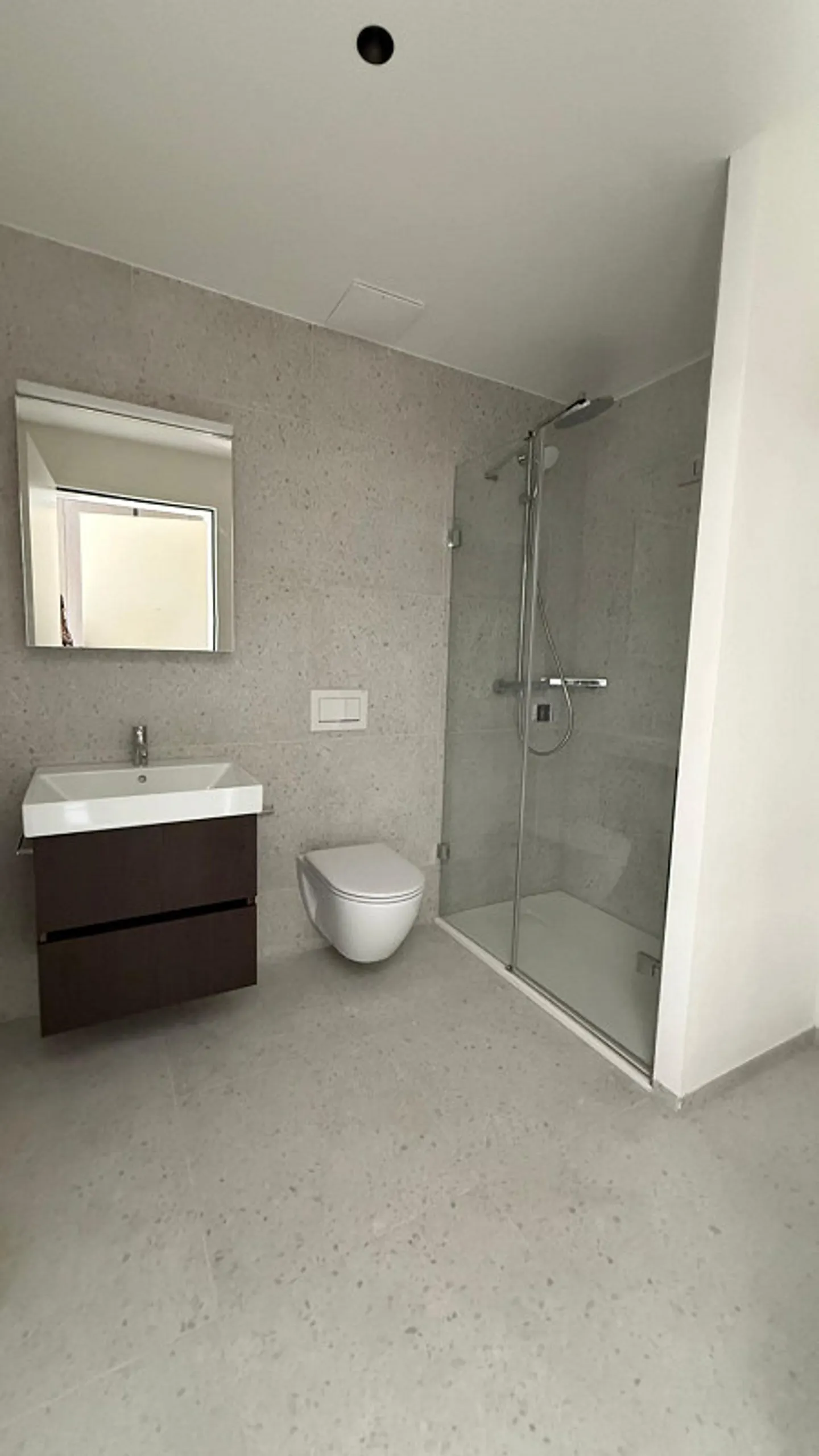 Elegante Attikawohnung mit Terrassen - Foto 7 von 7