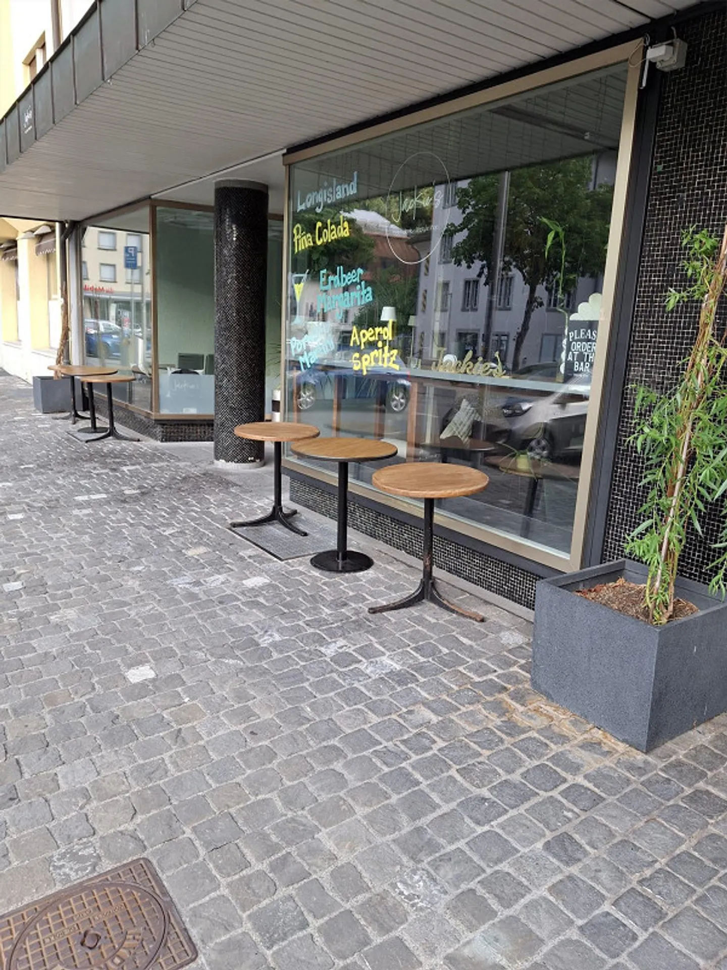Locaux commerciaux attrayants dans un emplacement central - Photo 1 sur 2