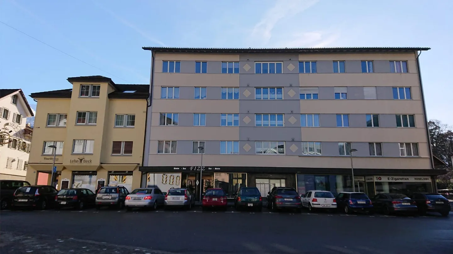 Locaux commerciaux attrayants dans un emplacement central - Photo 2 sur 2