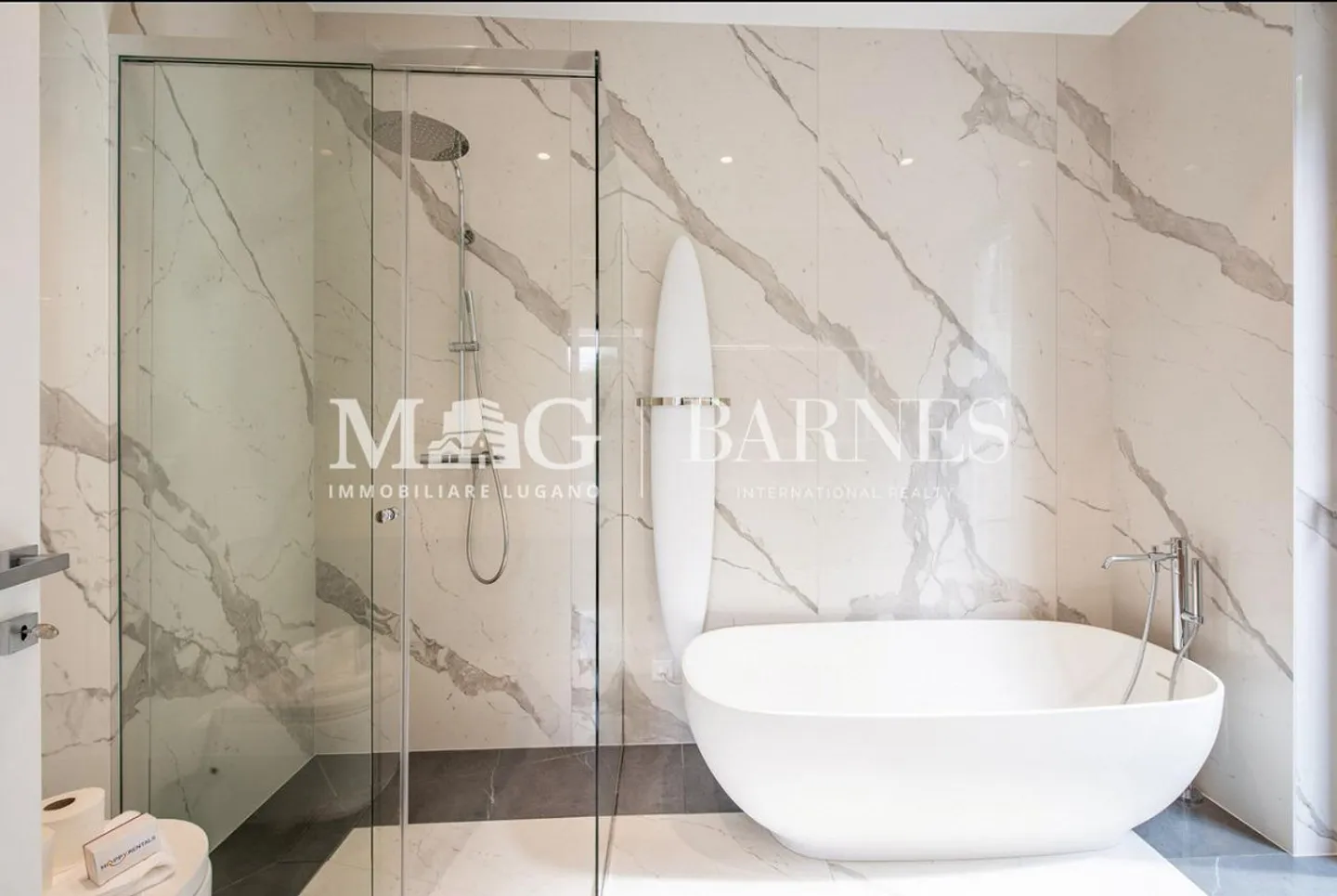 Appartement de Luxe avec Vue sur le Lac - Photo 9 sur 10