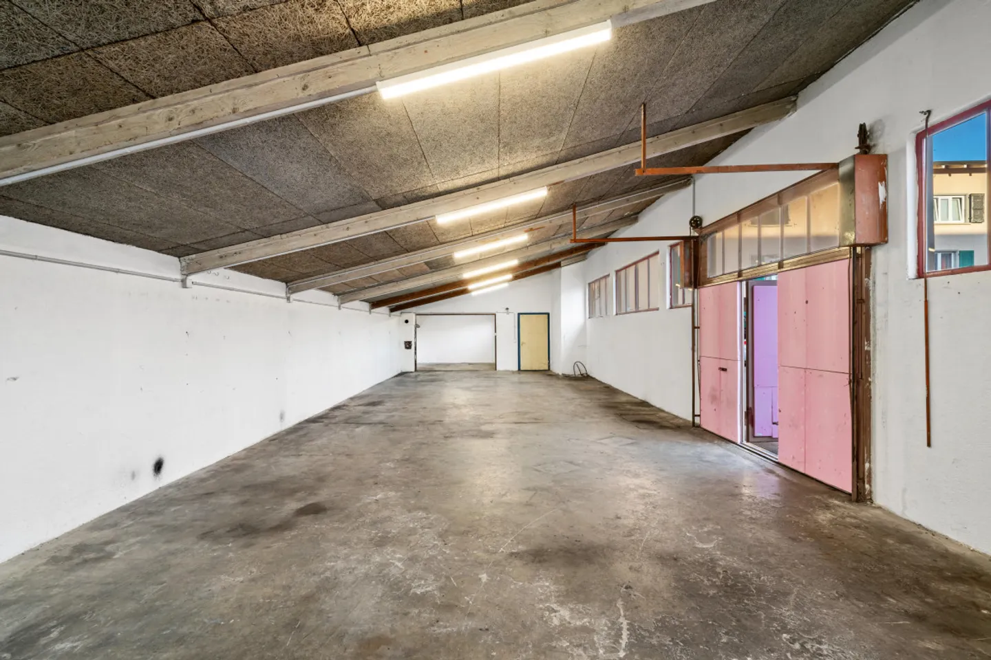 Grande deposito con accesso facile, 2 ingressi - per stoccaggio o attività discreta - Foto 3 di 4