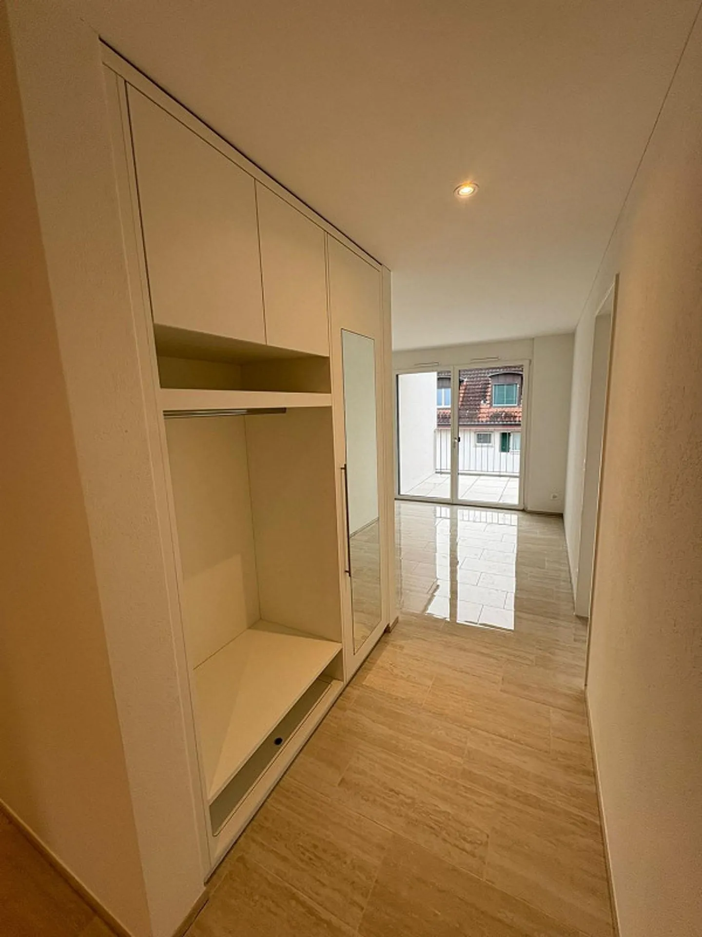 Première occupation au-dessus des toits de Dübendorf, penthouse ensoleillé dans un nouveau bâtiment moderne, situé au centre - Photo 11 sur 13