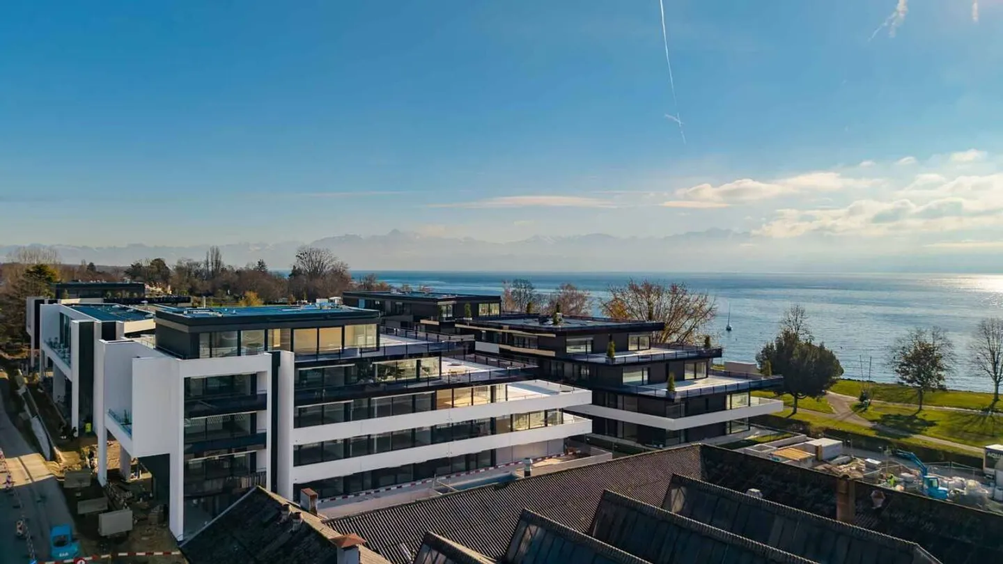 Luxurious 4.5 rooms with 117m2 terrace and 47m2 balcony, private elevator - Photo 11 of 13