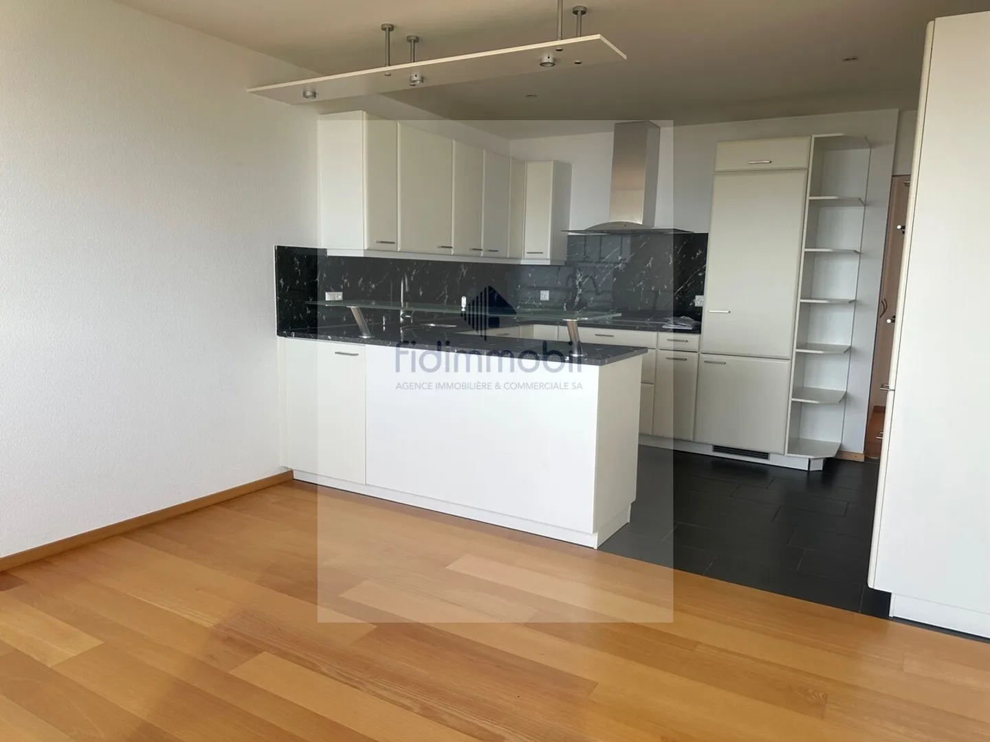 Appartement Magnifique avec Terrasse - Photo 3 sur 3