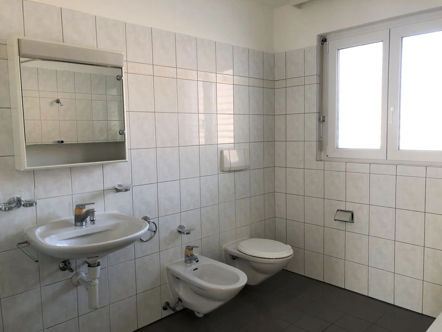 ORIGINALE STABILE A REDDITO DI 7 APPARTAMENTI - Foto 4 di 36