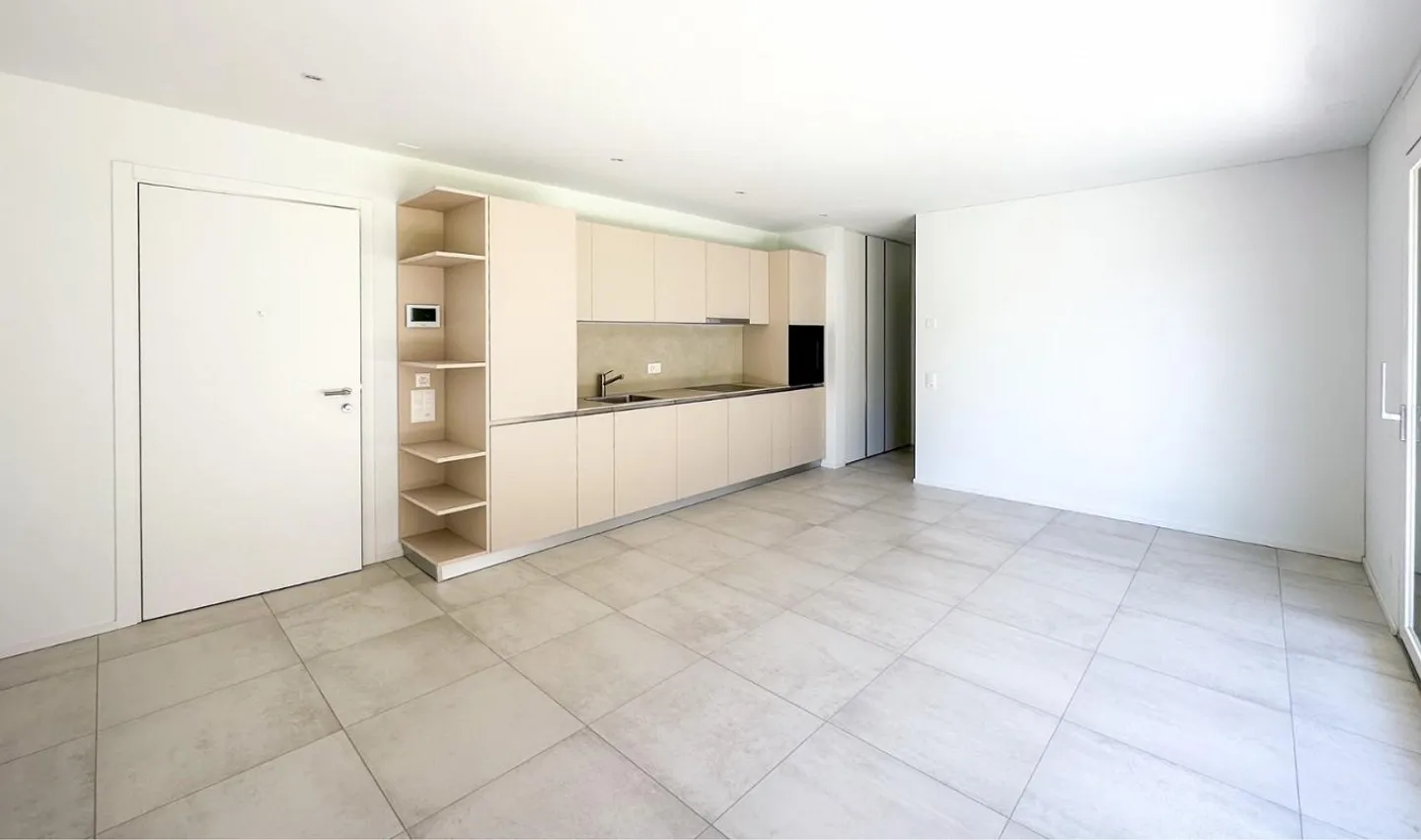 APPARTAMENTO ELEGANTE DI 2,5 STANZE CON GIARDINO A LUMINO (TI) - Foto 4 di 8