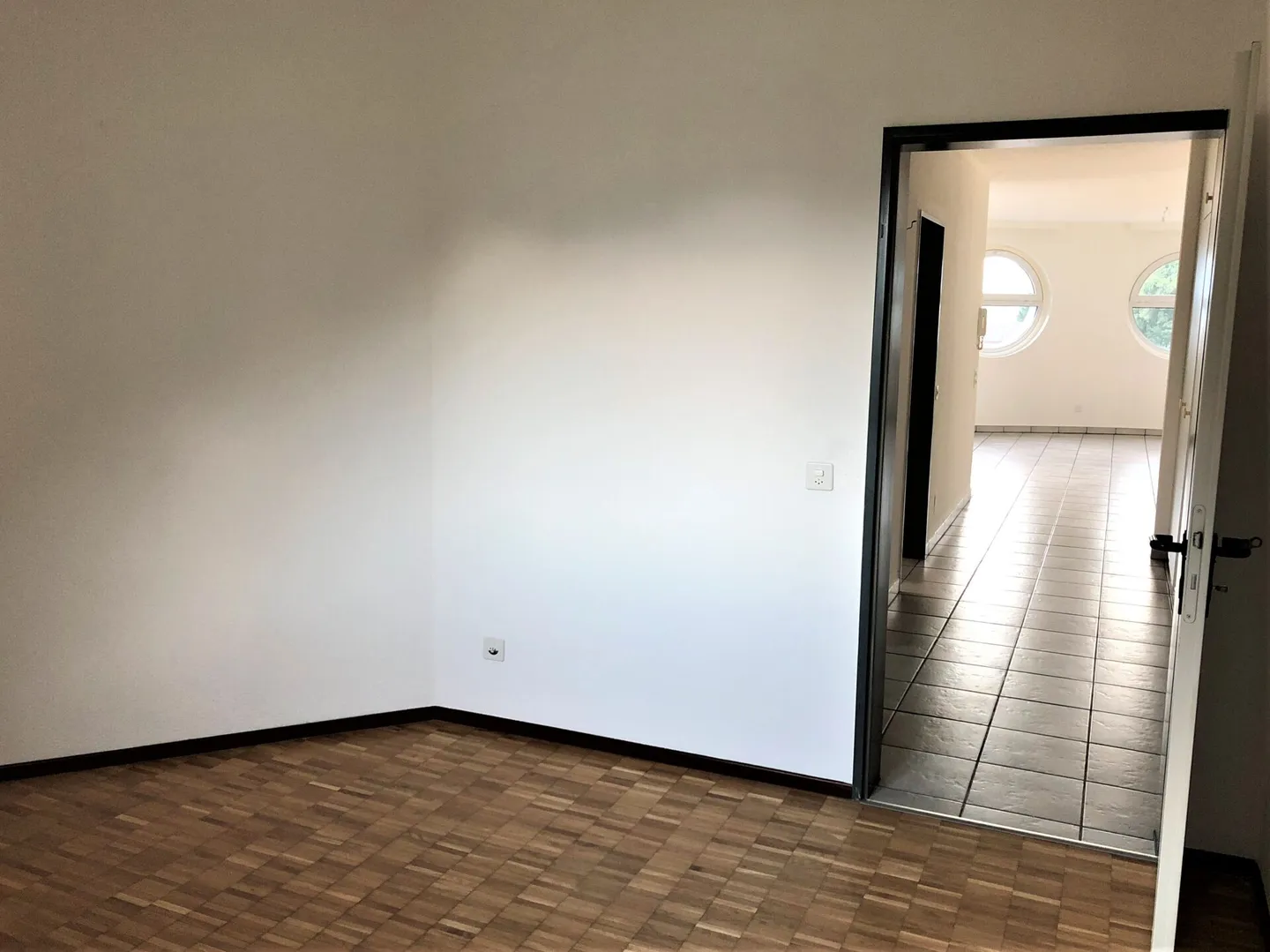 ORIGINALE STABILE A REDDITO DI 7 APPARTAMENTI - Foto 33 di 36