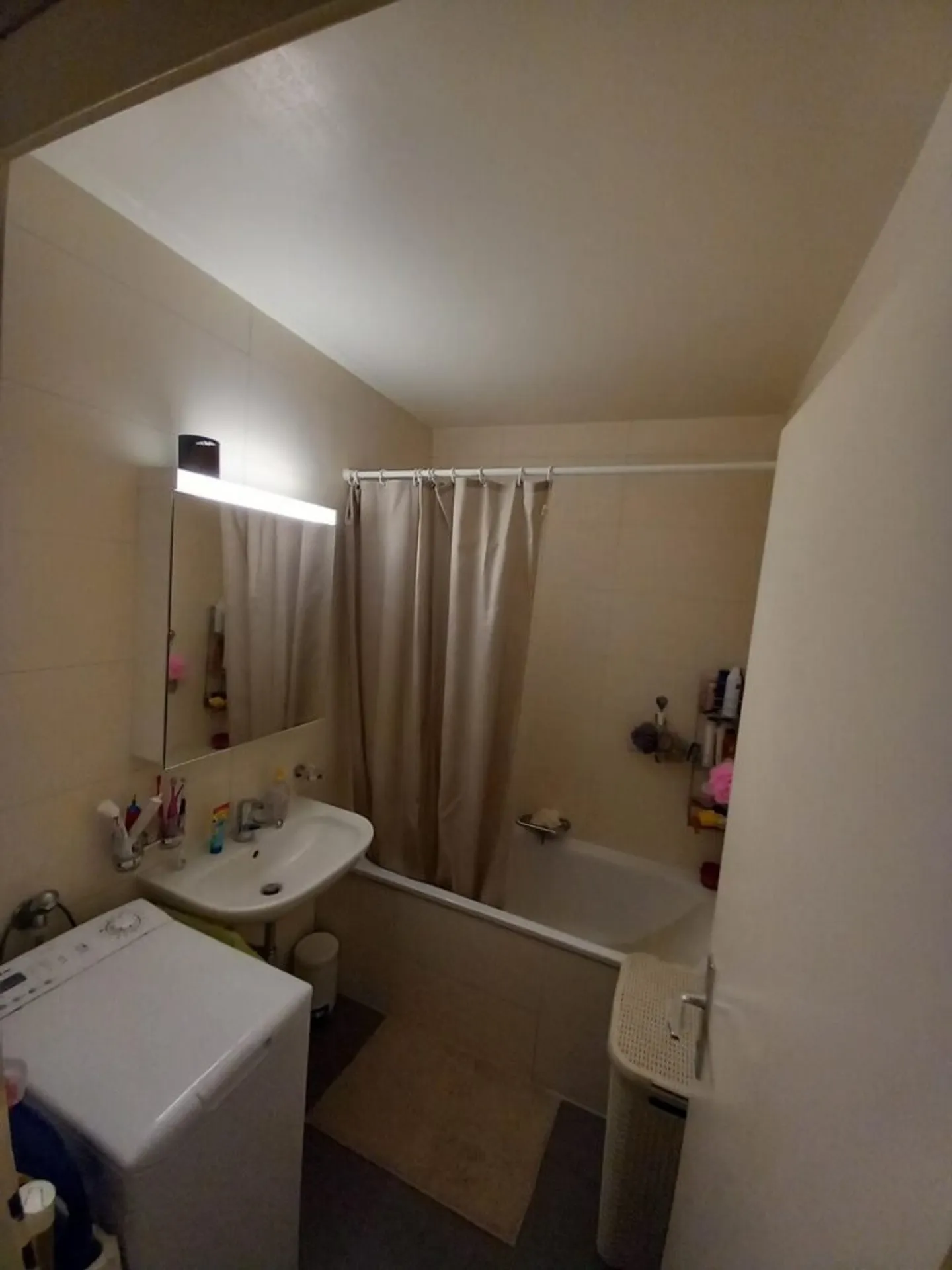 3,5-Zimmer-Wohnung im 2. Stock mit Balkon in Renens - Foto 7 von 9