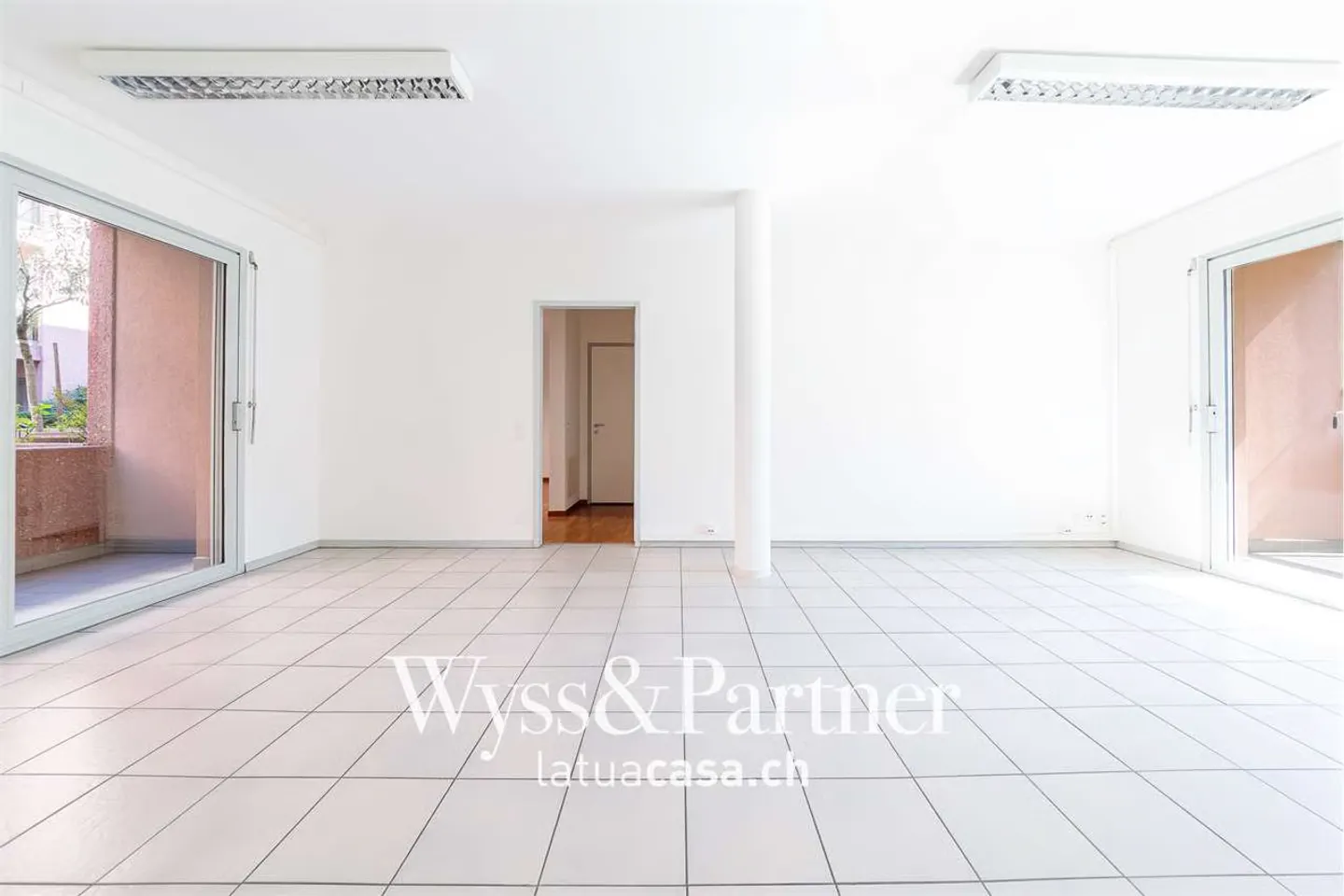 Chiasso center - bright 3.5 rooms - Photo 1 of 13