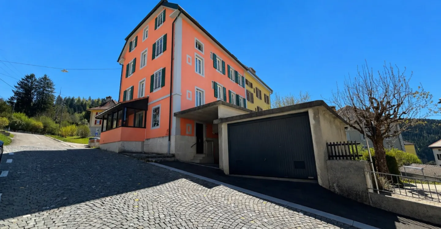 Bell'edificio familiare con terrazza e giardino - Foto 2 di 12