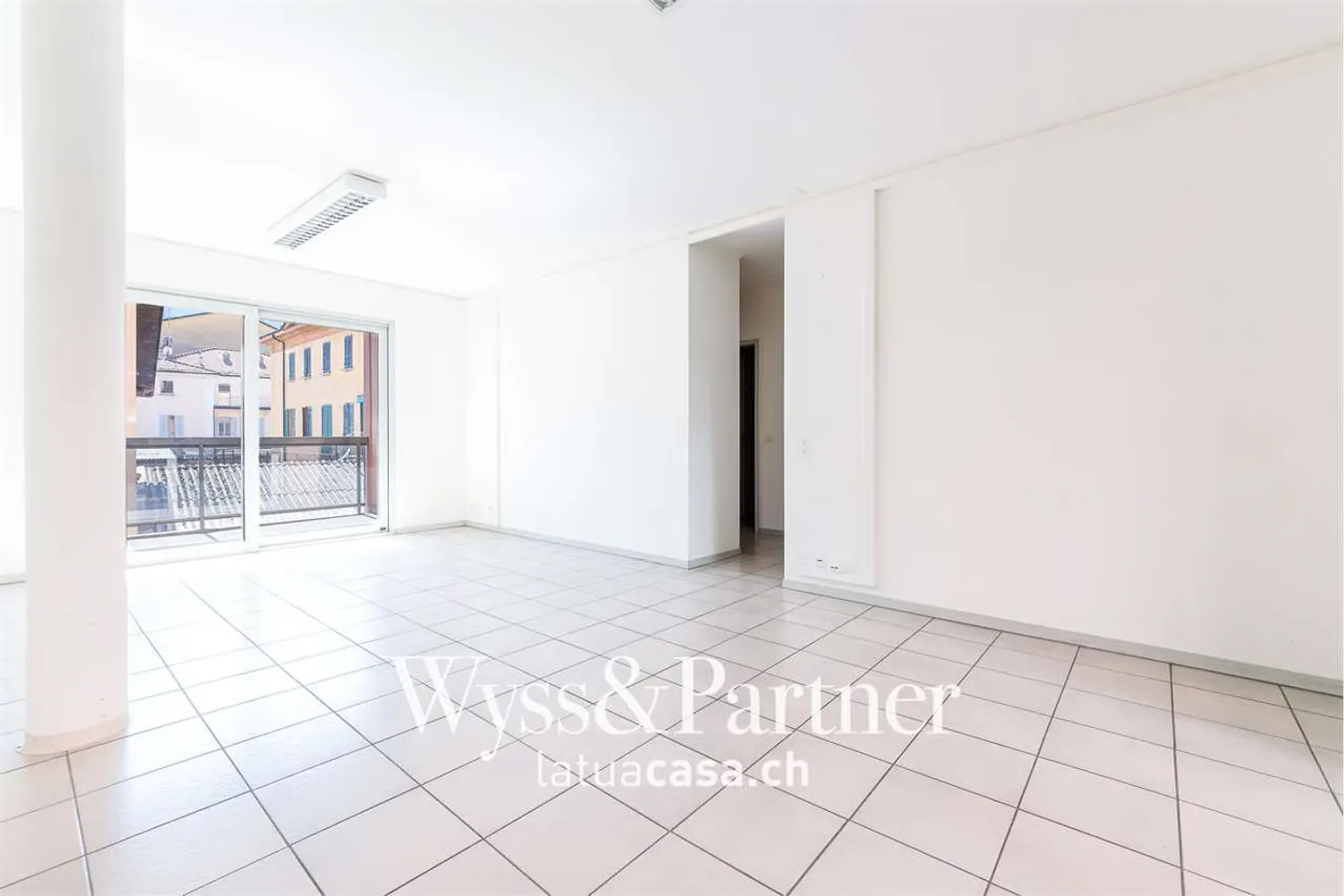 Chiasso center - bright 3.5 rooms - Photo 5 of 13