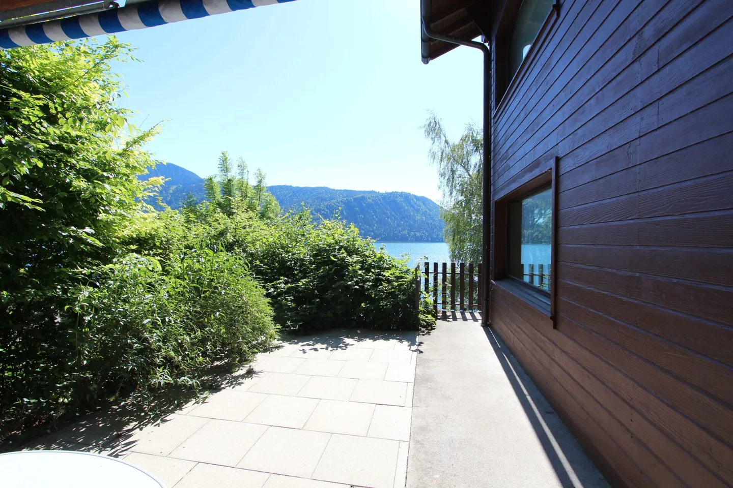 Chalet Sonnenbühl: Attractive two-family house with unobstructed mountain views and the lake as a backdrop - Photo 18 of 19